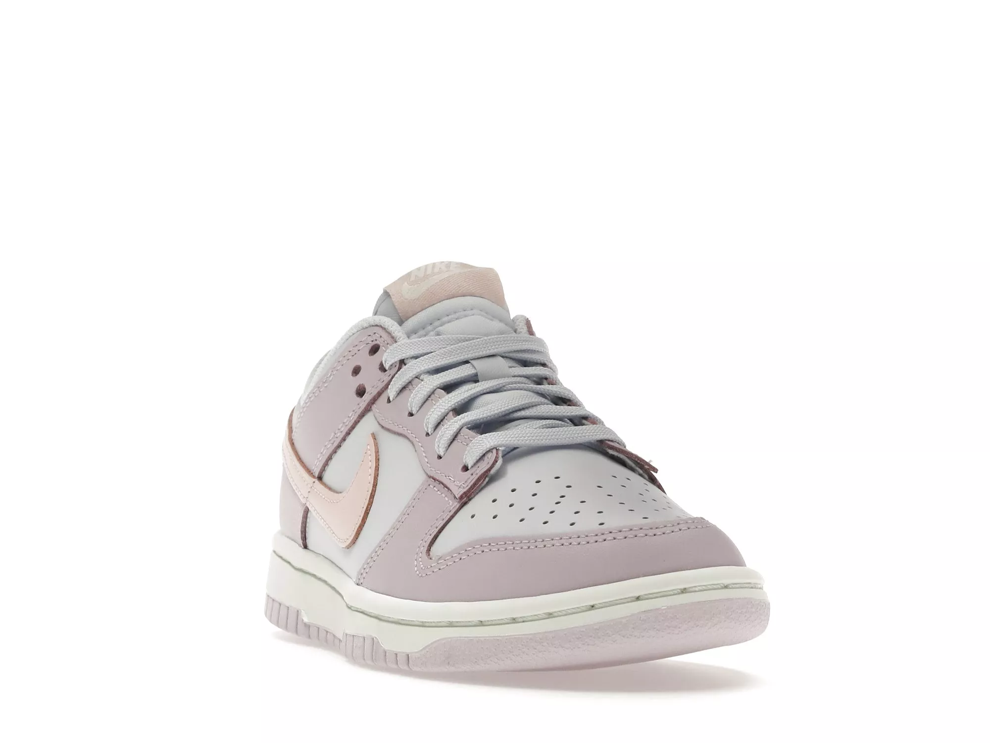 Фото № 2 с приближением к товару «‎Nike Dunk Low Easter 2022 »