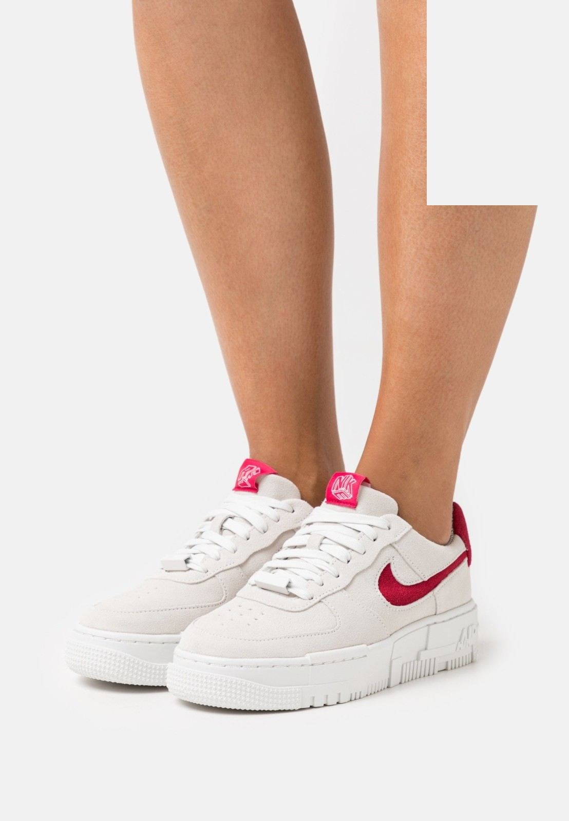Фото № 1 с приближением к товару «‎Nike Af1 Pixel »