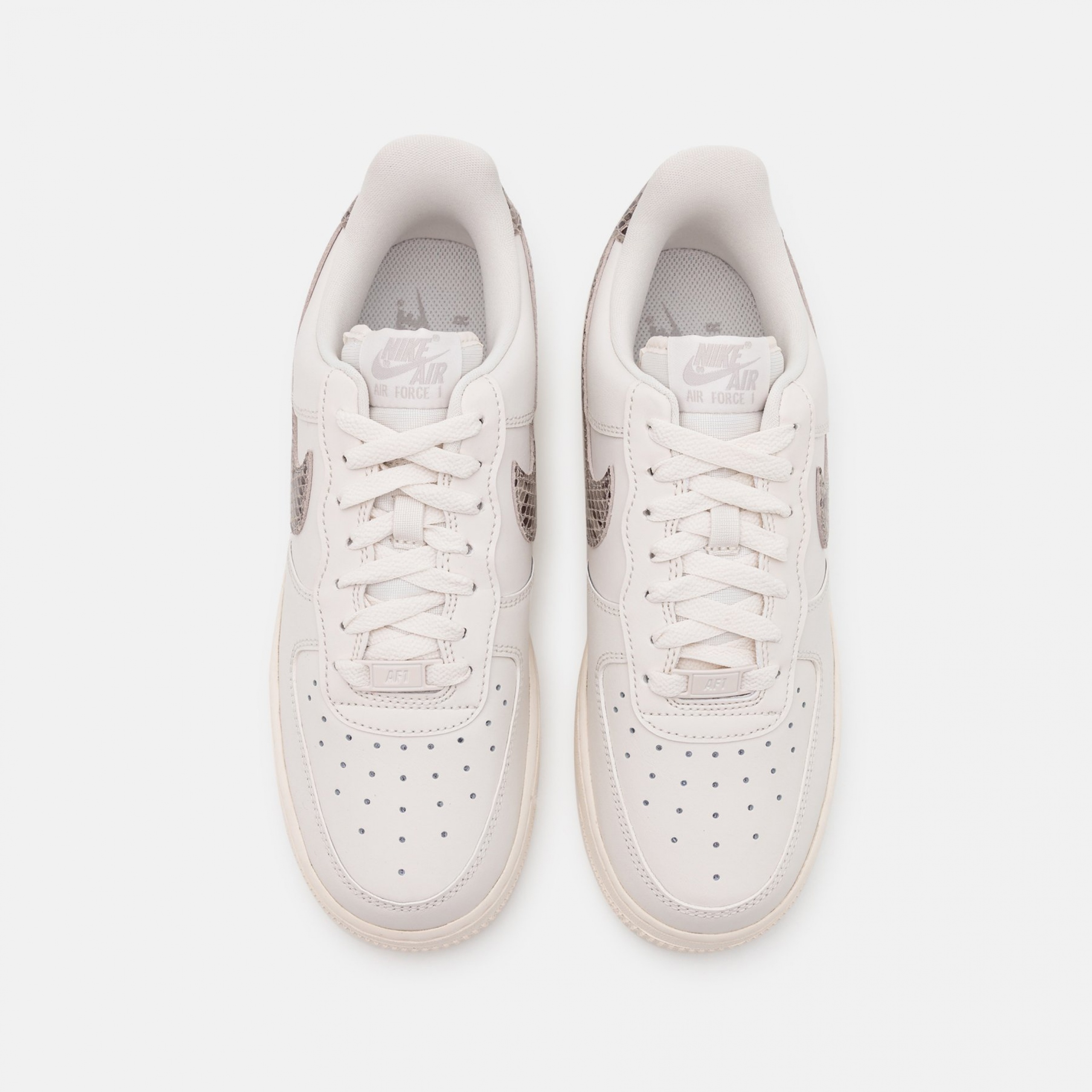 Фото № 5 с приближением к товару «‎Nike Wmns Air Force 1 07 »