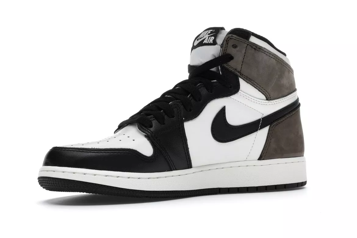 Фото № 3 с приближением к товару «‎Jordan 1 Retro High Dark Mocha »