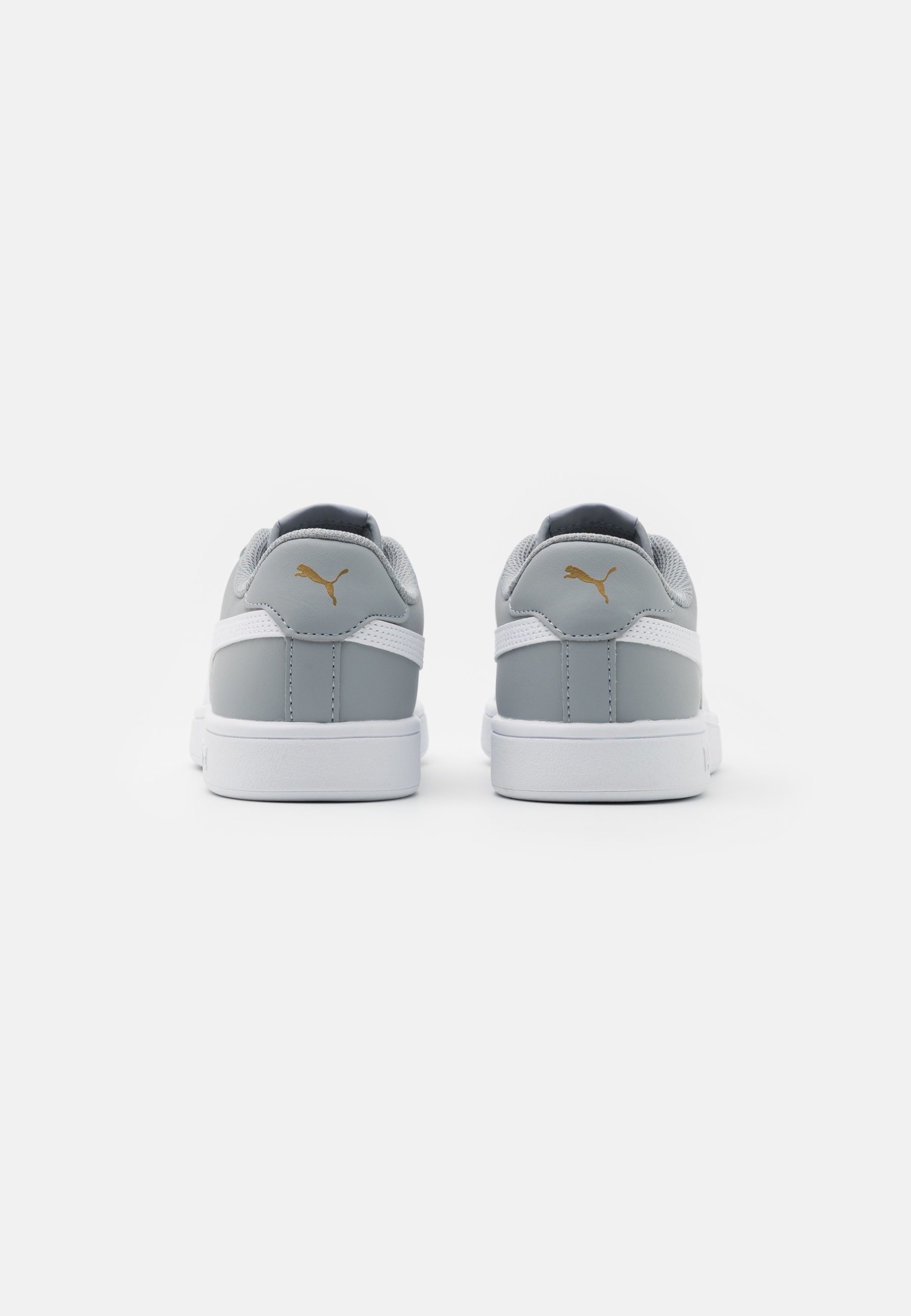 Фото № 3 с приближением к товару «‎Puma Smash »