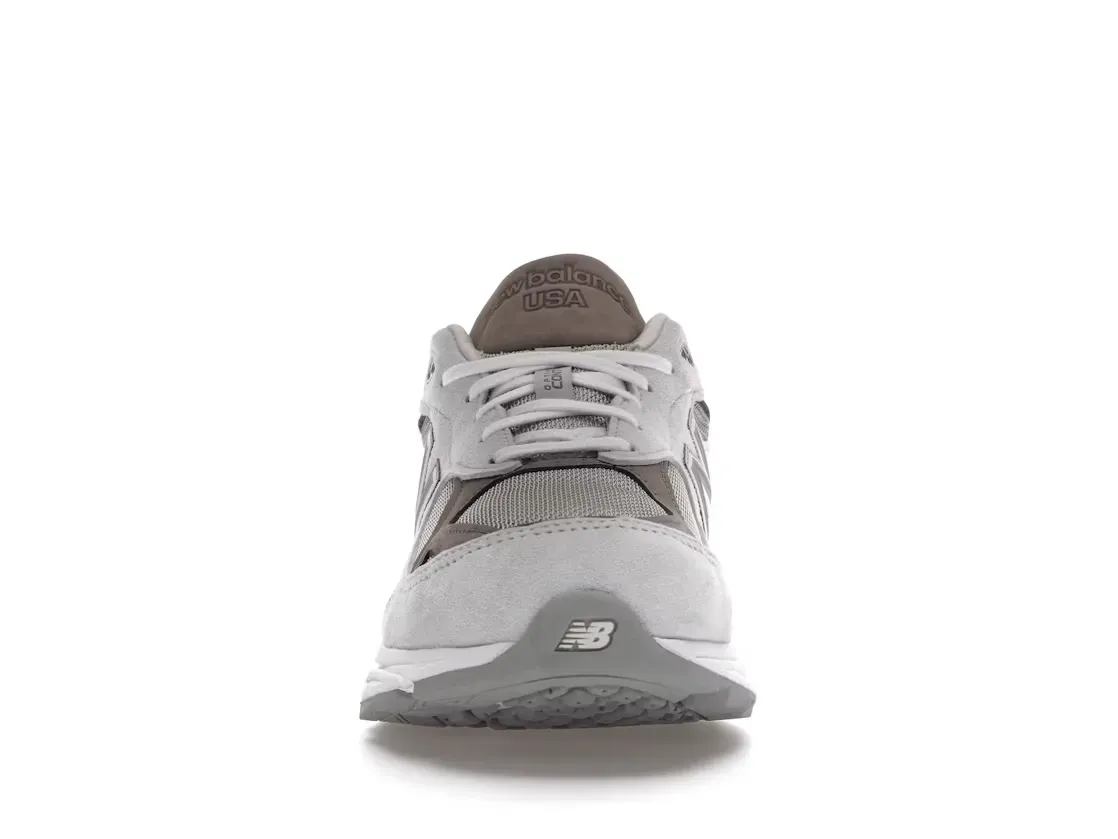 Фото № 2 с приближением к товару «‎New Balance 990v3»