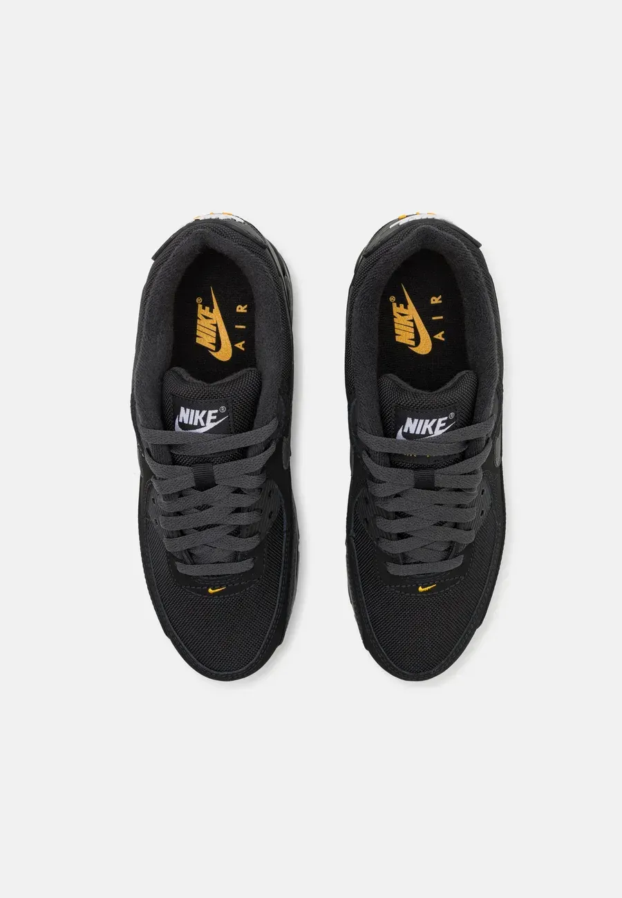 Фото № 4 с приближением к товару «‎AIR MAX 90 UNISEX»