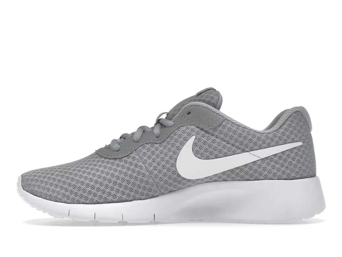 Фото № 3 с приближением к товару «‎Nike Tanjun»