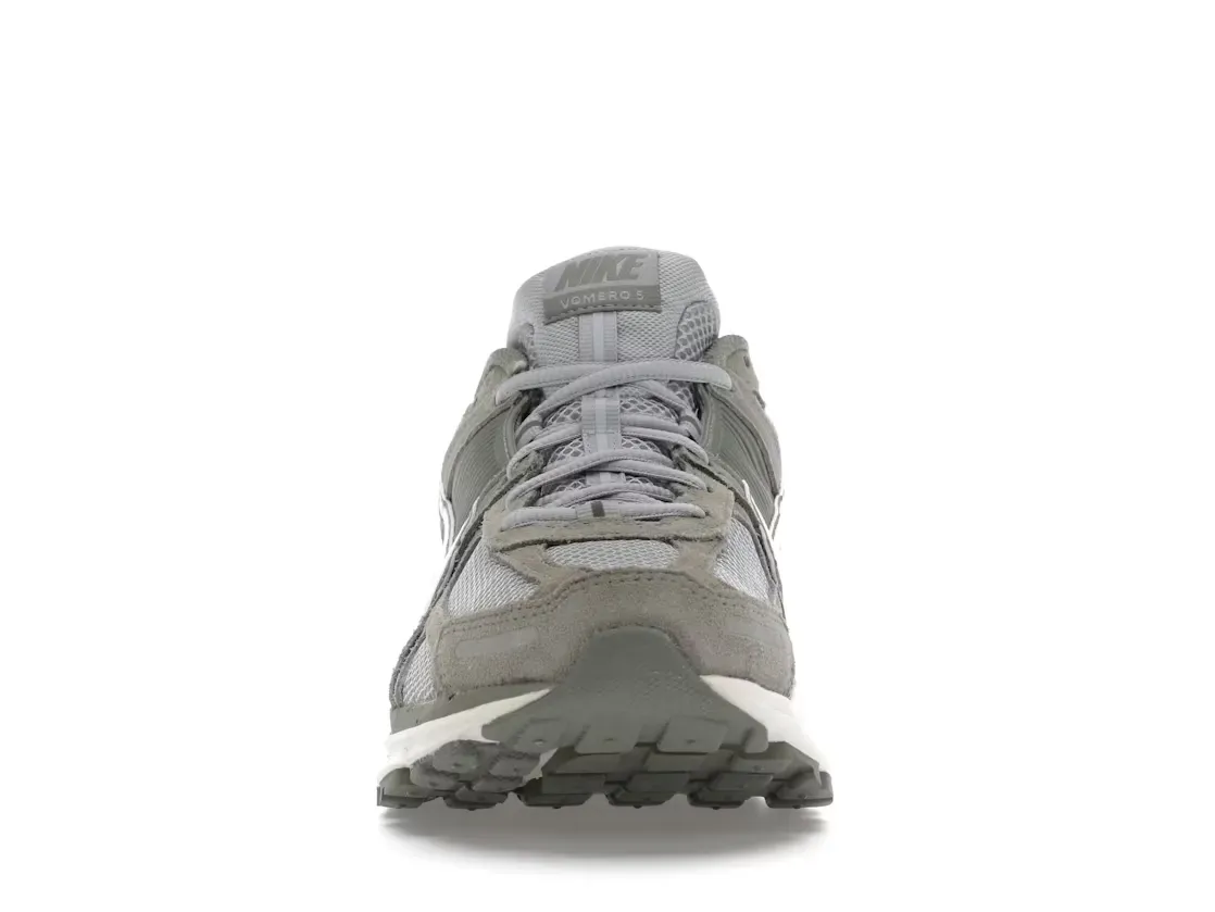 Фото № 2 с приближением к товару «‎Nike Zoom Vomero 5»