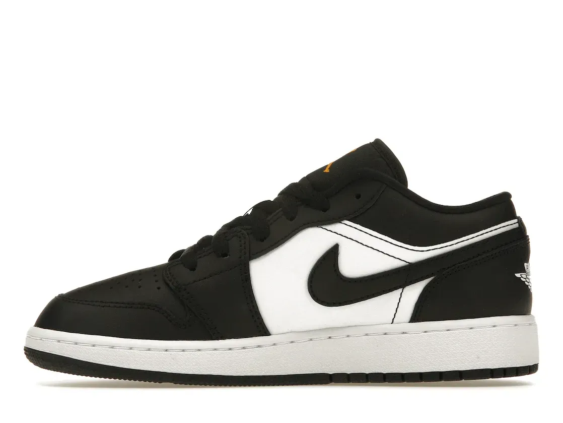 Фото № 3 с приближением к товару «‎Jordan 1 Low Hologram »