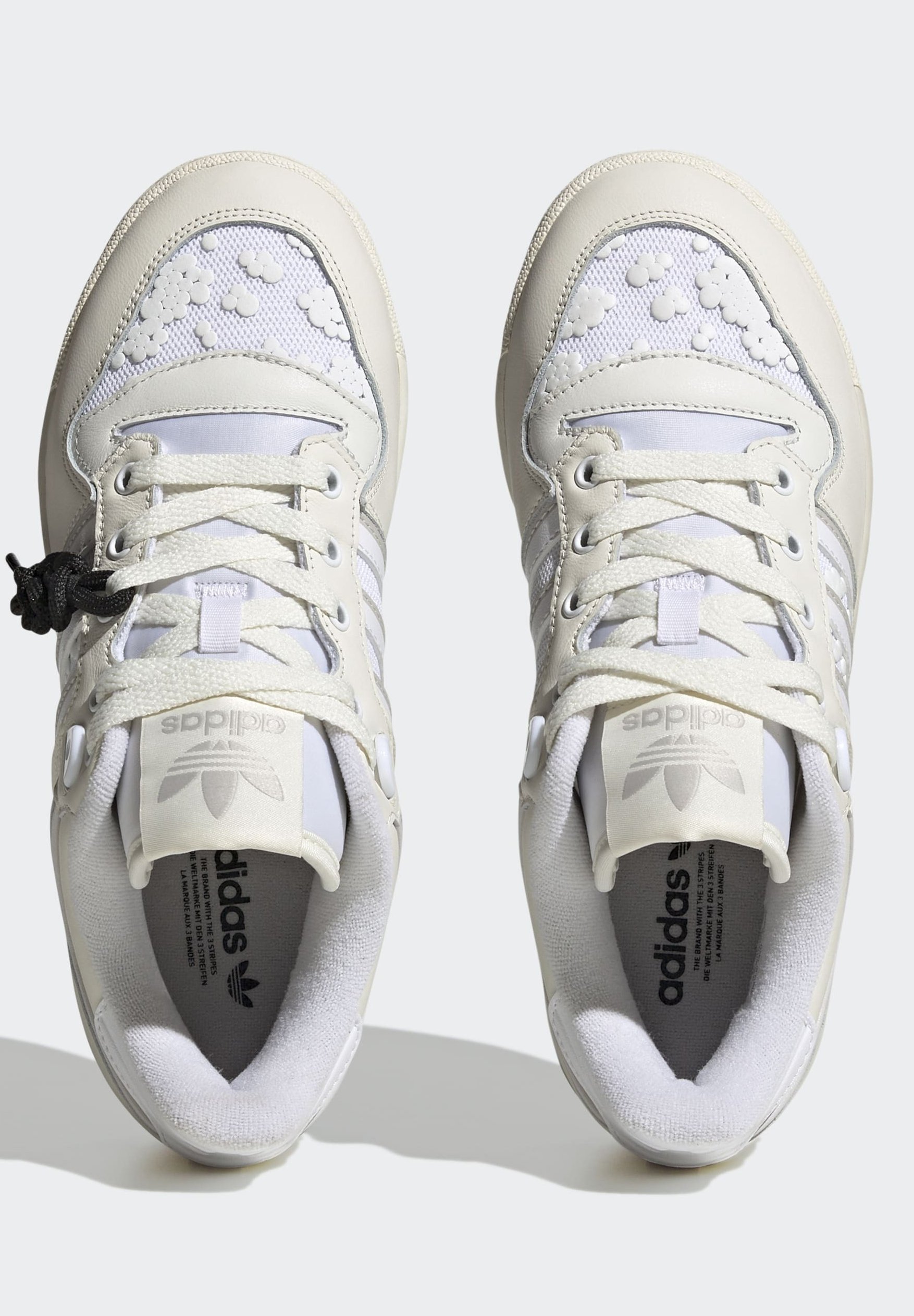 Фото № 2 с приближением к товару «‎Adidas Rivalry »