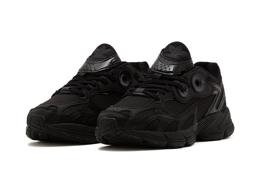Фото № 4 с приближением к товару «‎Adidas Astir W»