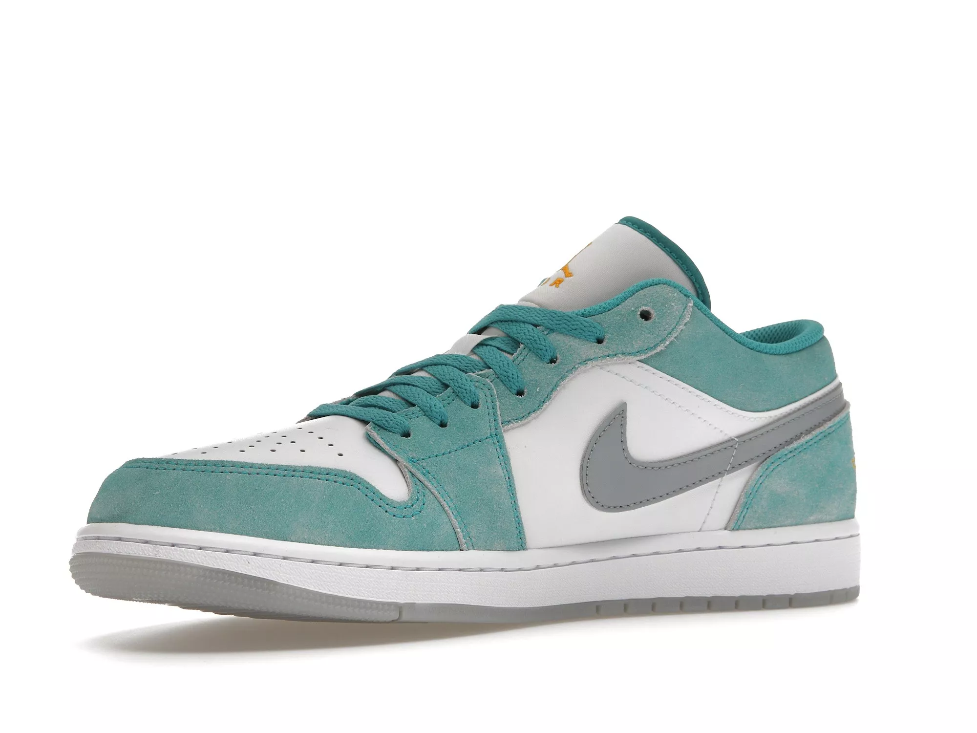 Фото № 3 с приближением к товару «‎Jordan 1 Low SE New Emerald»