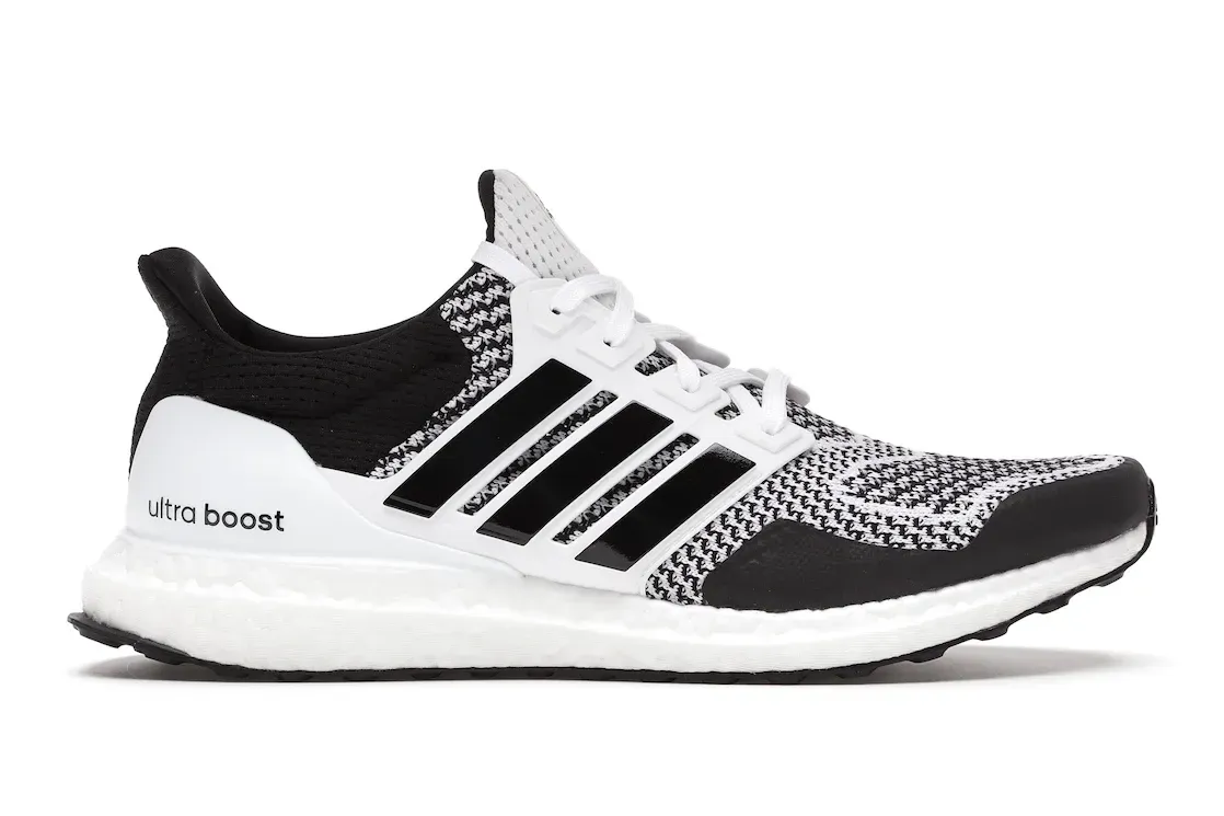 Фото № 1 с приближением к товару «‎adidas Ultra Boost 1.0 DNA Cookies and Cream»