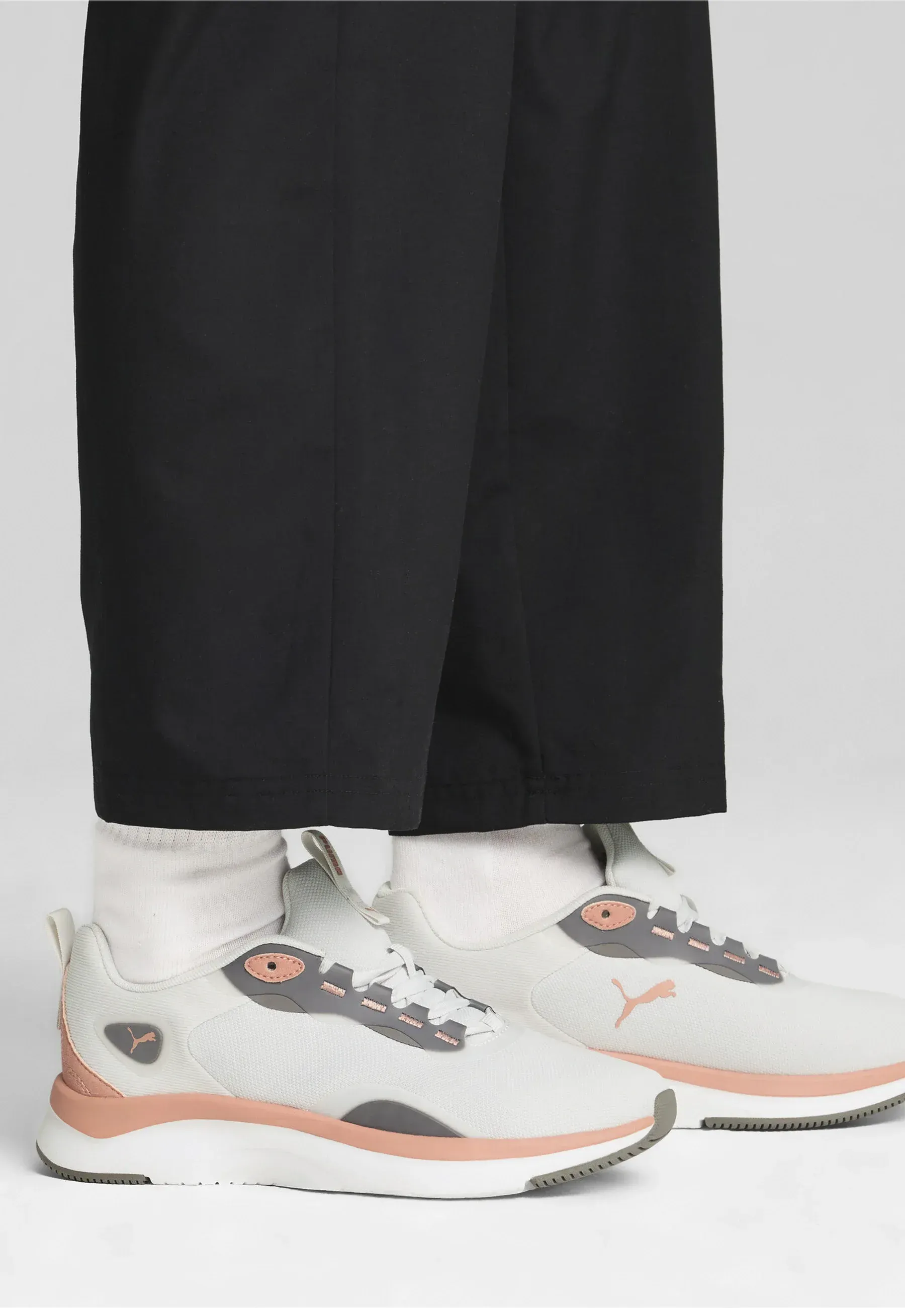 Фото № 1 с приближением к товару «‎SOFTRIDE ORLA SNEAKERS»