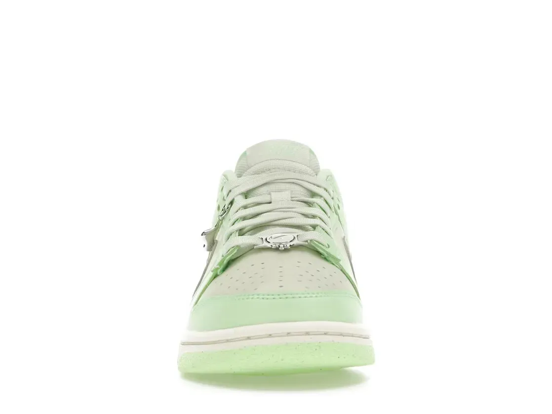 Фото № 2 с приближением к товару «‎Nike Dunk Low SE Next Nature»