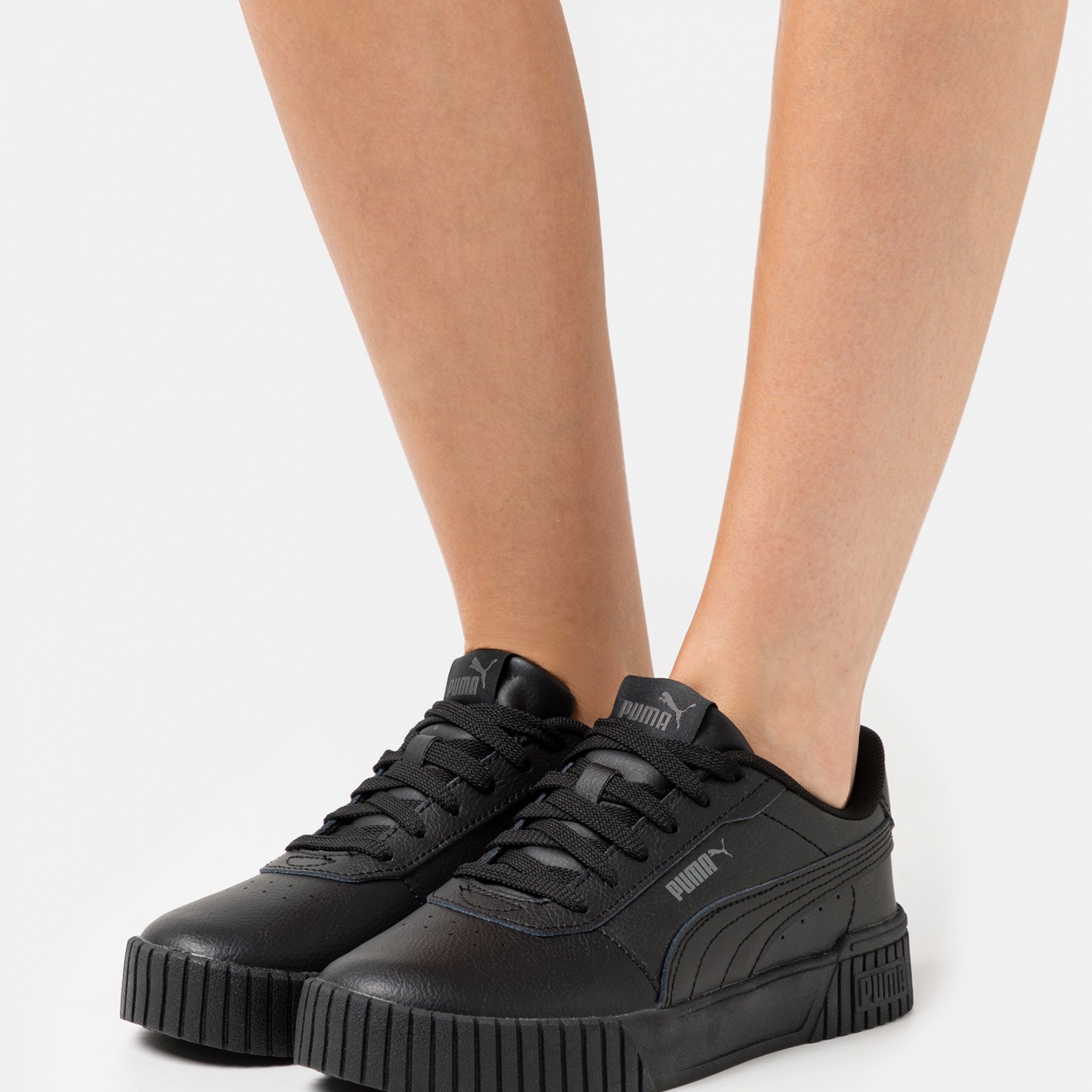 Фото № 5 с приближением к товару «‎Puma Carina 2.0 »