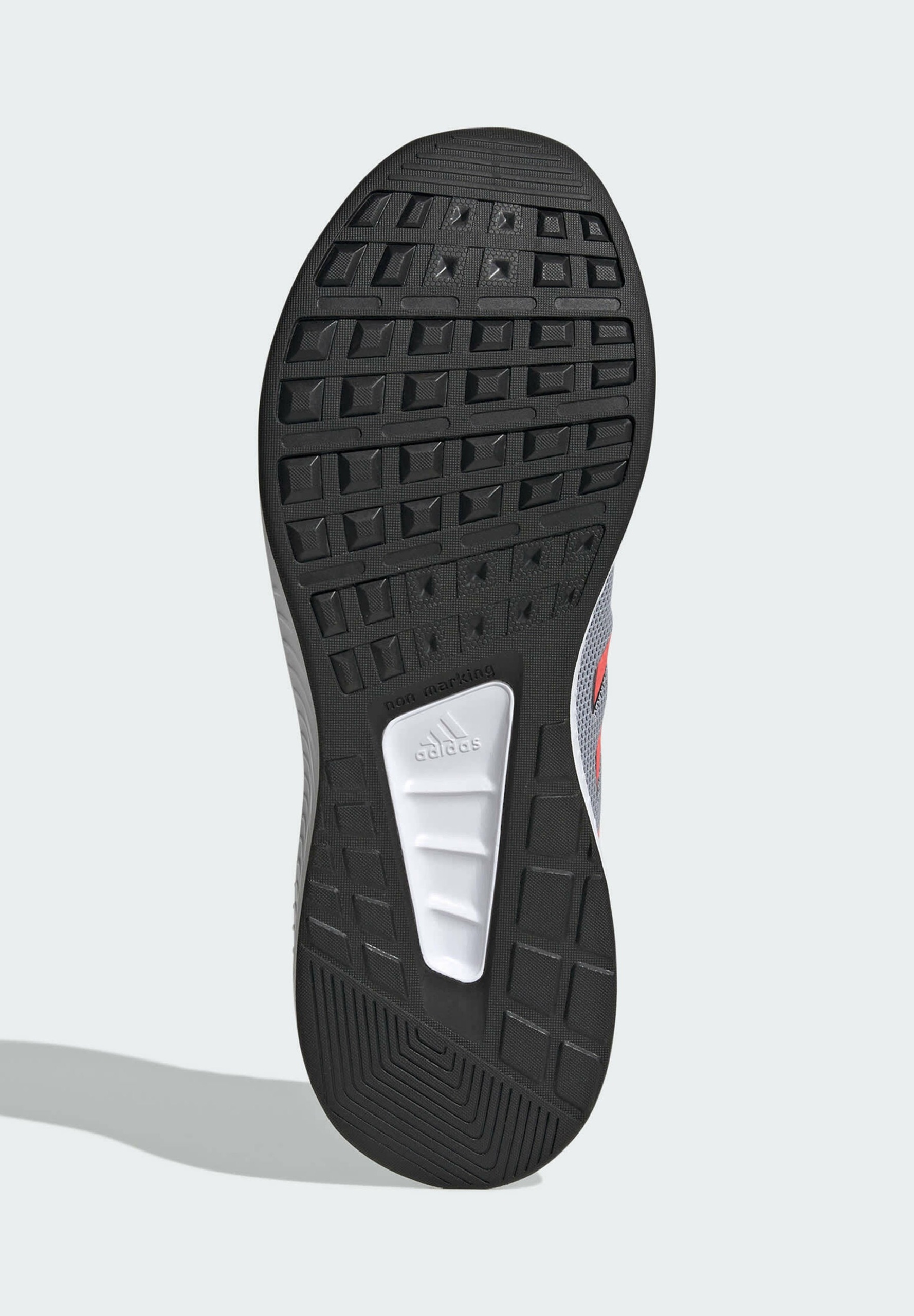 Фото № 5 с приближением к товару «‎Adidas»