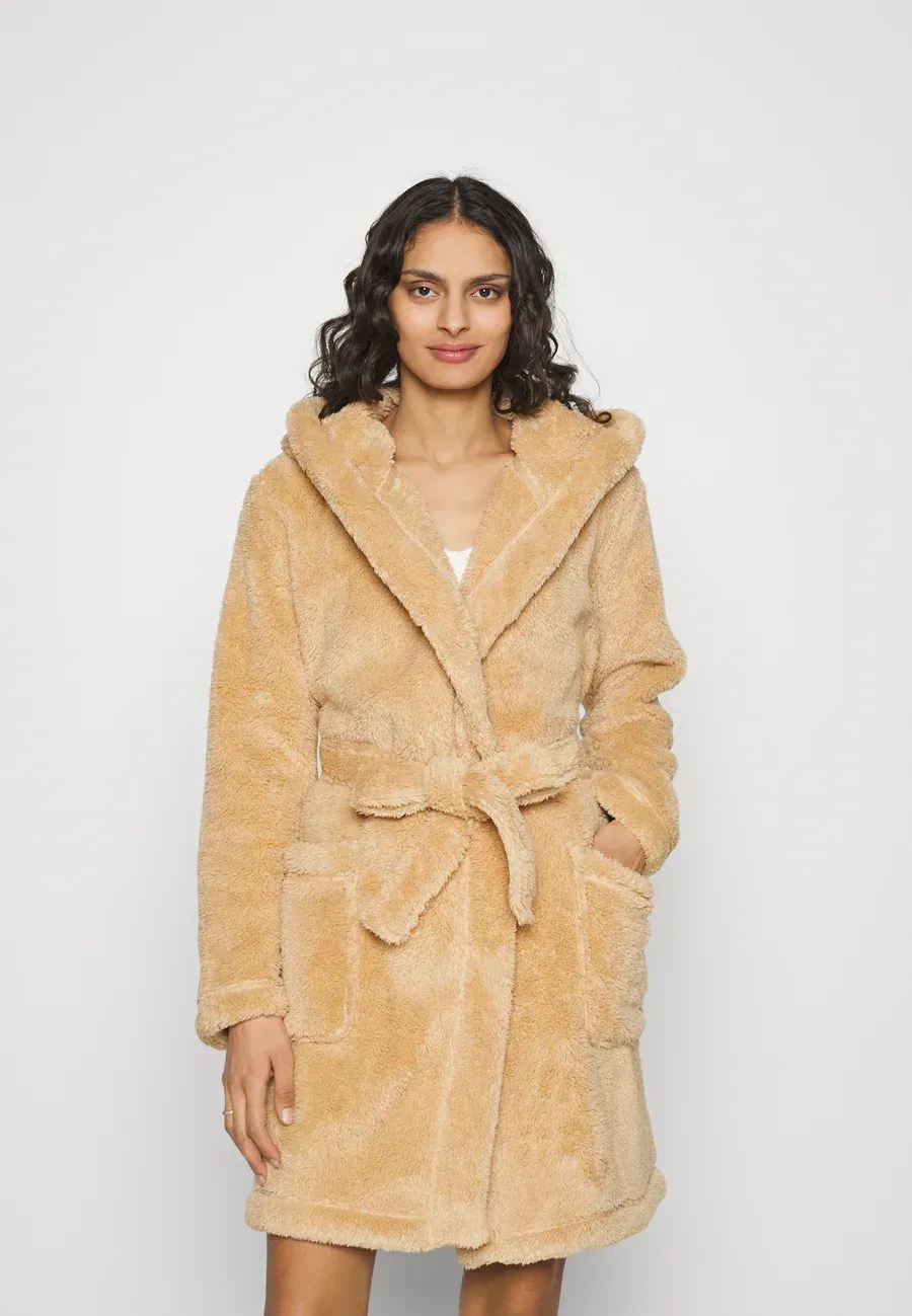 Фото № 1 с приближением к товару «‎AARTI»