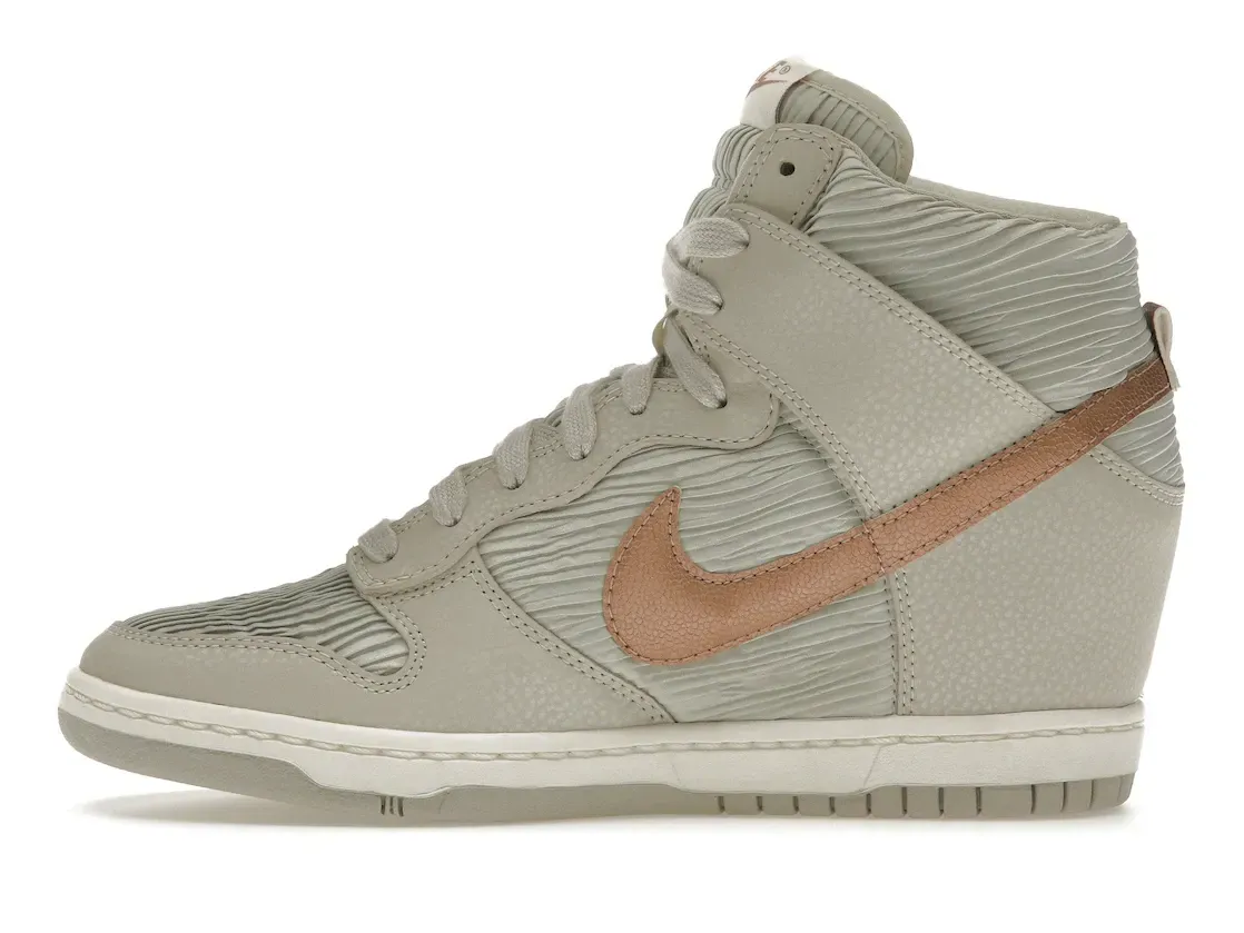 Фото № 3 с приближением к товару «‎Nike Dunk High Sky Hi Light Bone Metallic Red Bronze »
