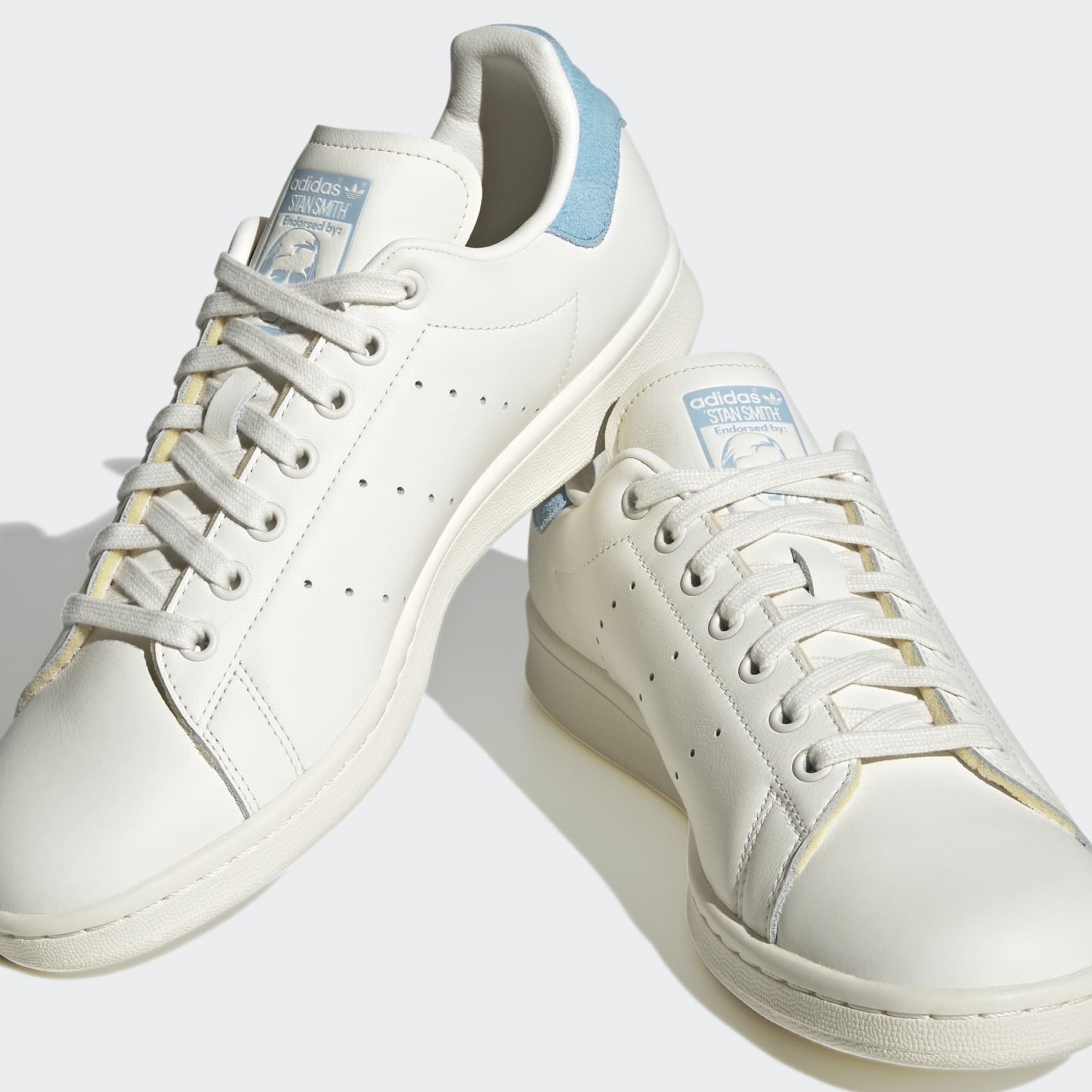 Фото № 4 с приближением к товару «‎Adidas Stan Smith »