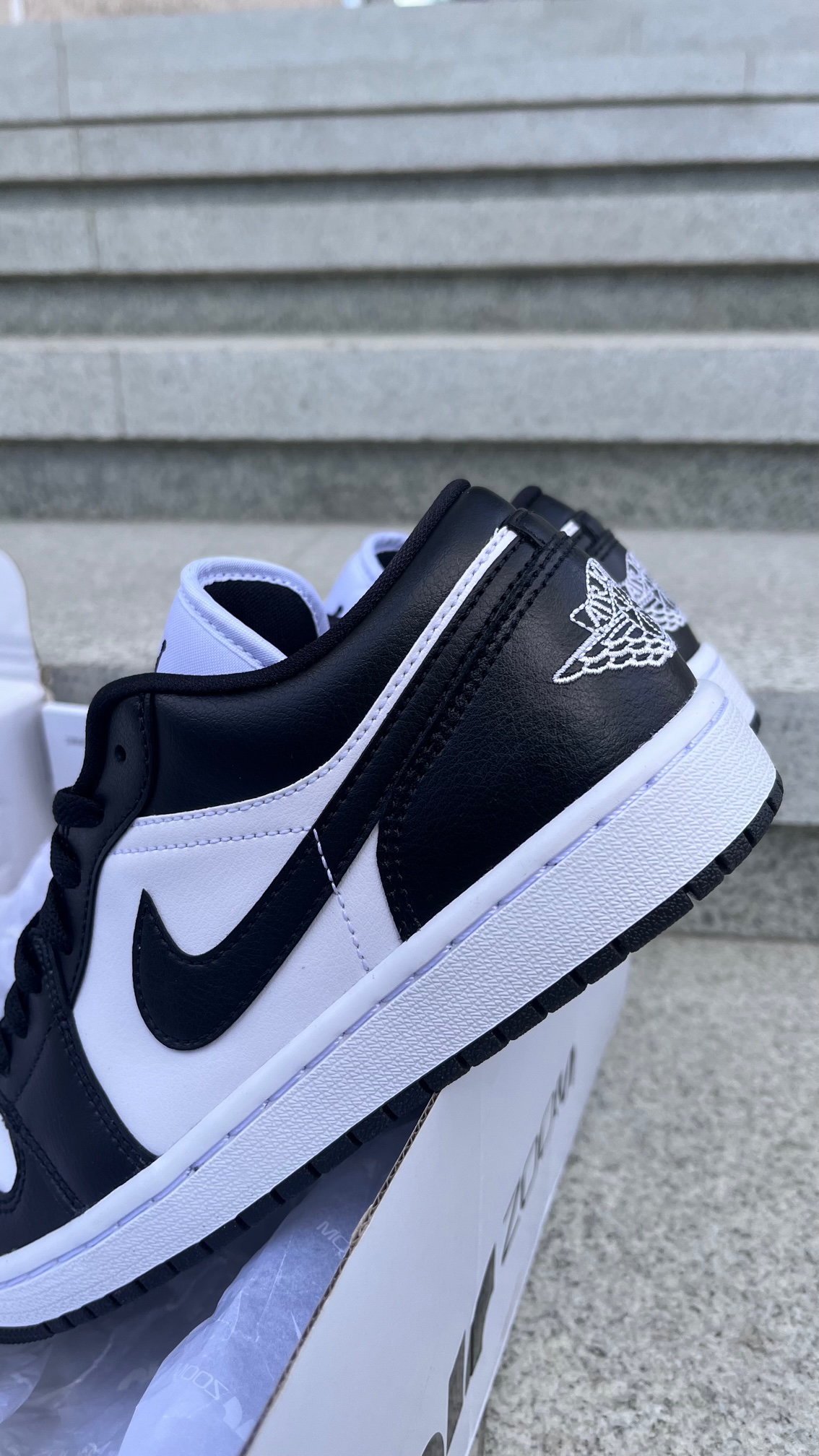 Фото № 3 с приближением к товару «‎Air Jordan 1 Low "Panda"»