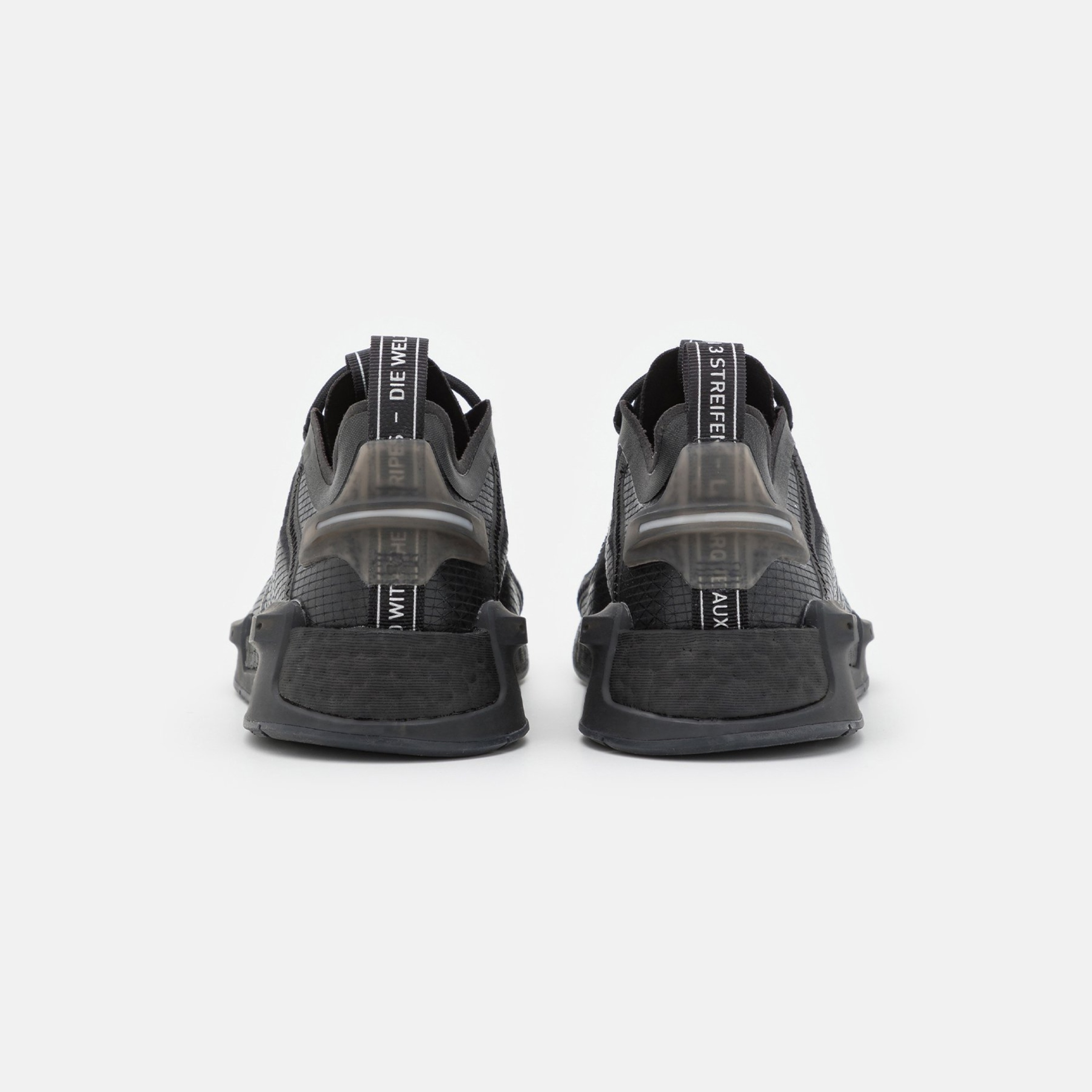 Фото № 4 с приближением к товару «‎Adidas Nmd R1 V3 »