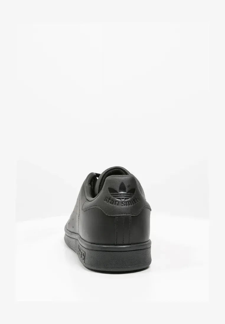 Фото № 4 с приближением к товару «‎STAN SMITH»