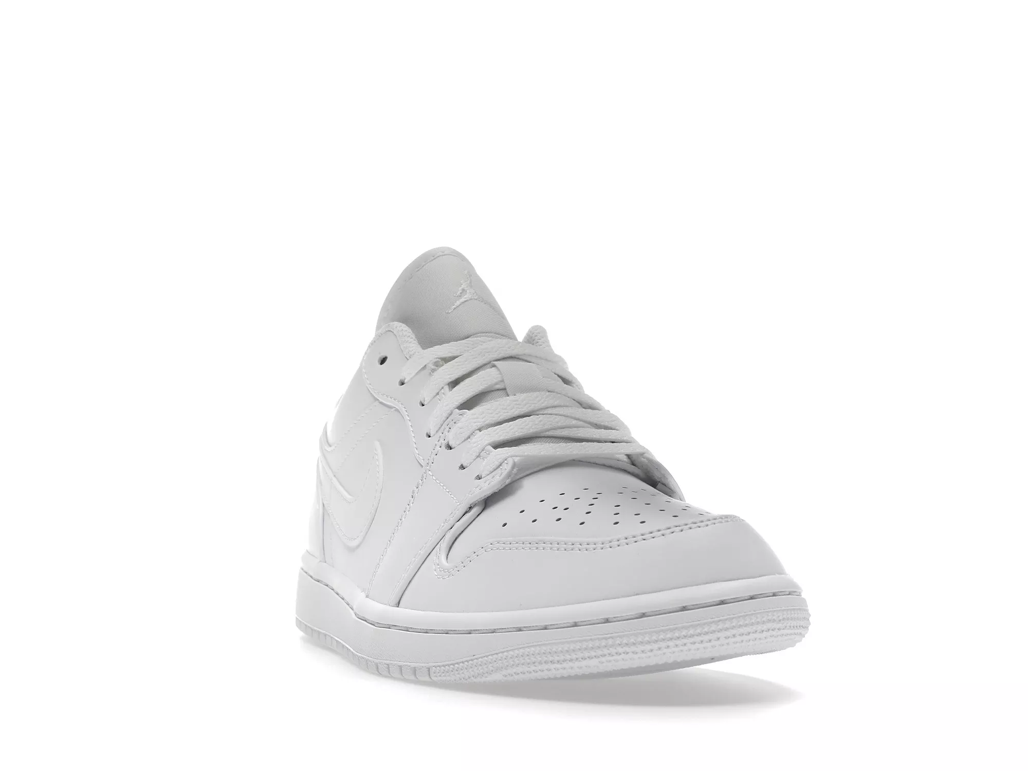 Фото № 2 с приближением к товару «‎Jordan 1 Low Triple White (2022)»