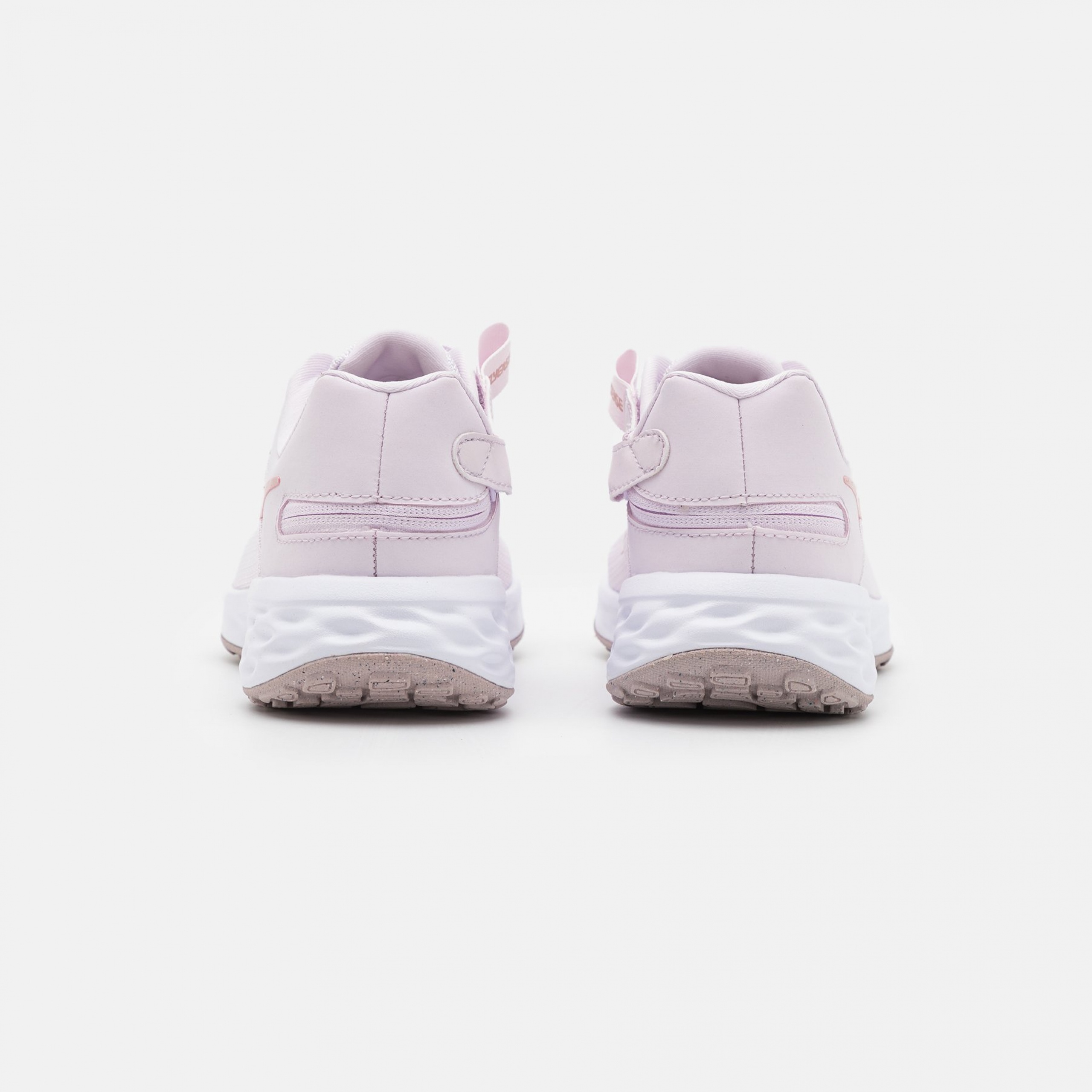 Фото № 3 с приближением к товару «‎Nike Revolution 6 Flyease»