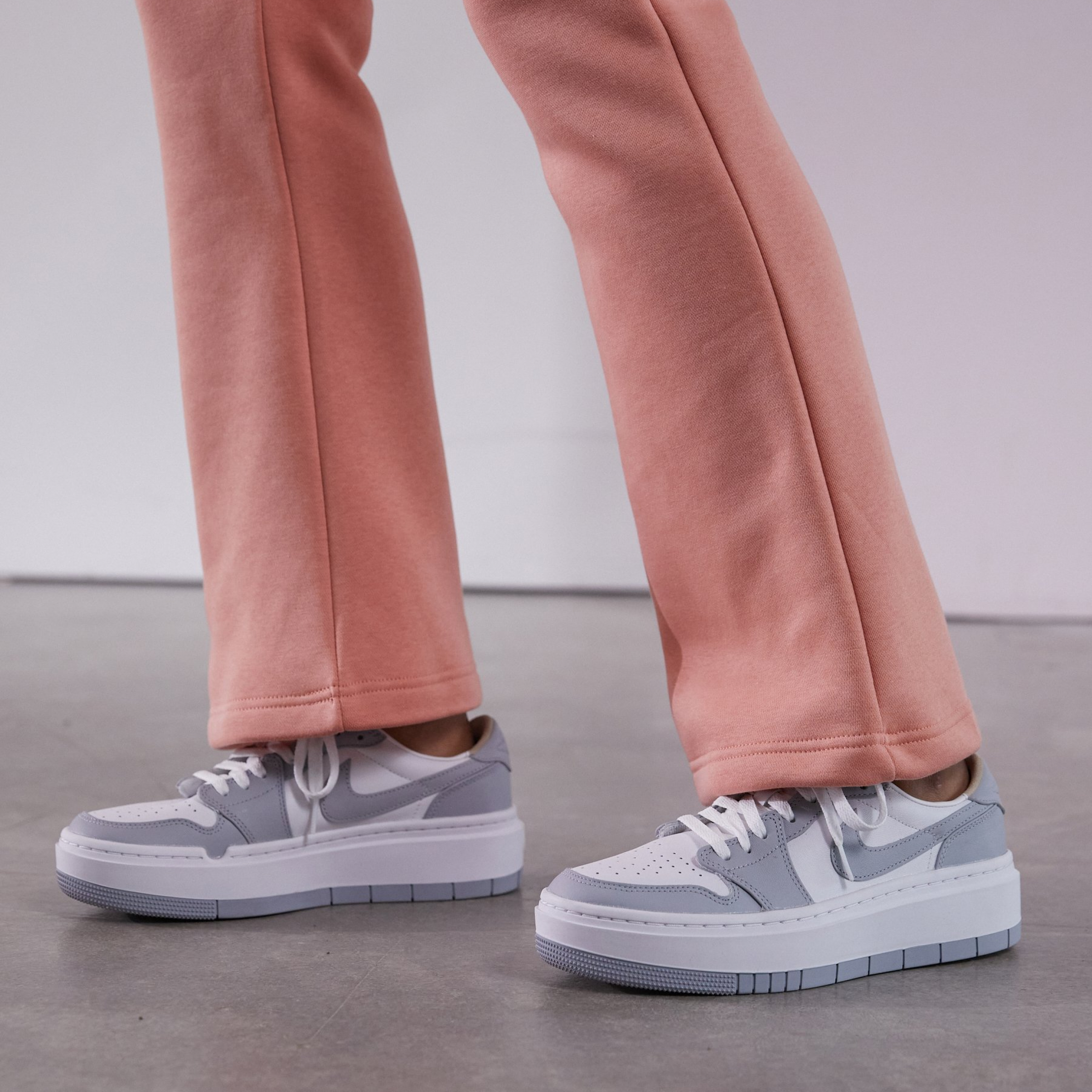 Фото № 4 с приближением к товару «‎Jordan Air 1 Elevate »