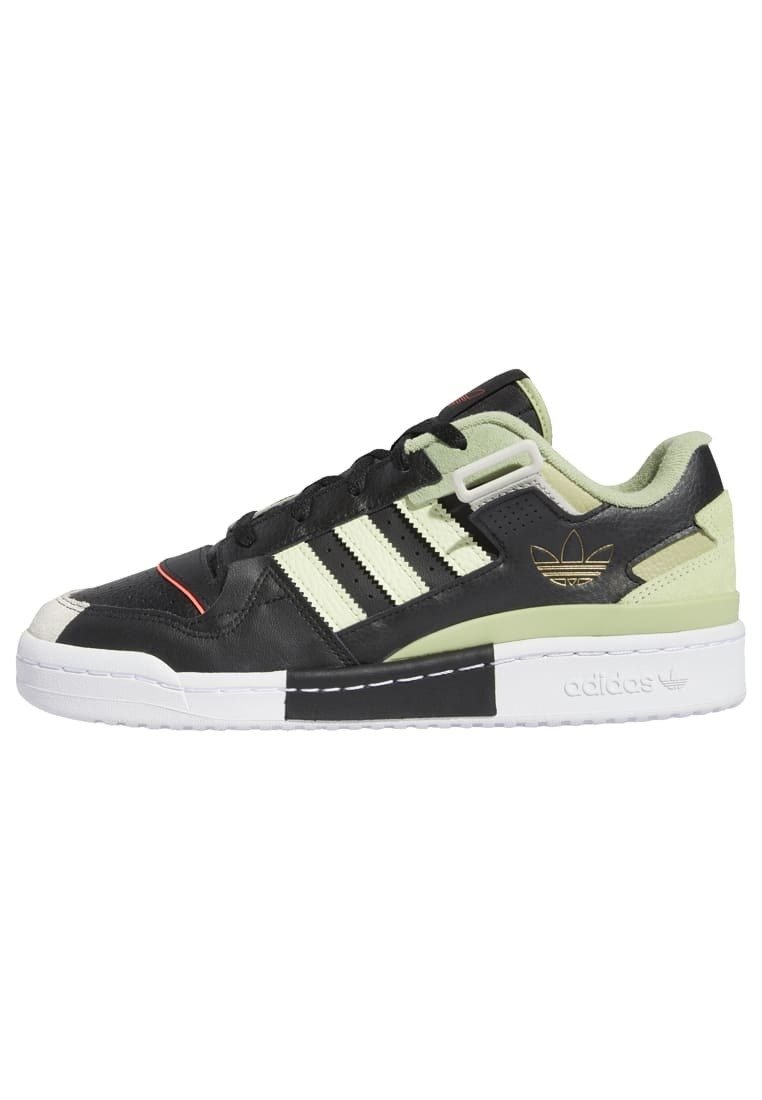 Фото № 1 с приближением к товару «‎Adidas Forum »