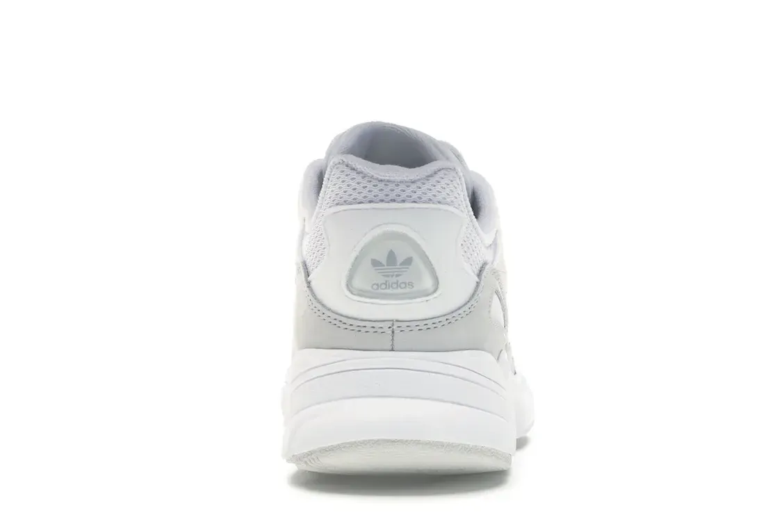 Фото № 4 с приближением к товару «‎adidas Yung-96 Cloud White Grey One»