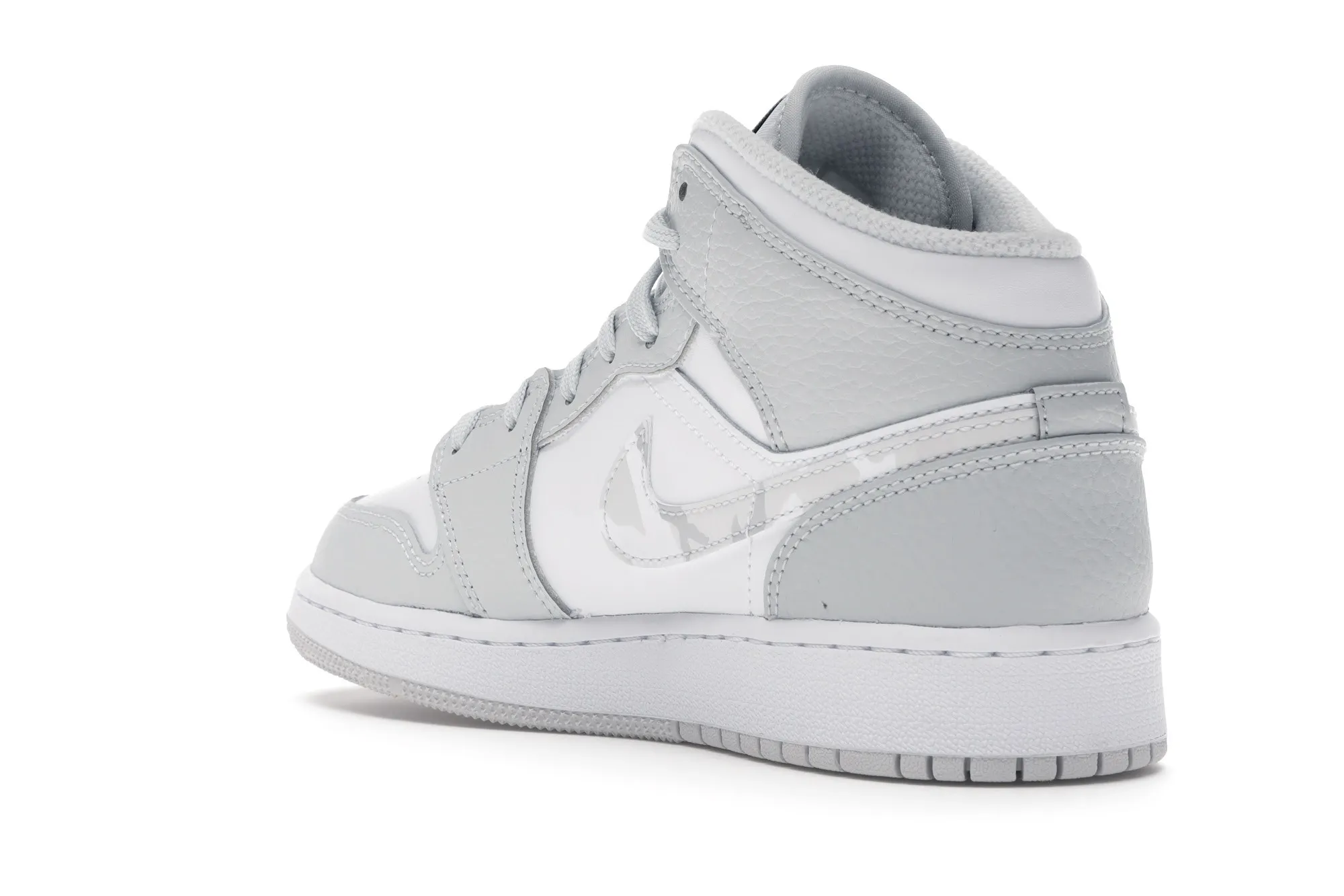 Фото № 5 с приближением к товару «‎Jordan 1 Mid Grey Camo »