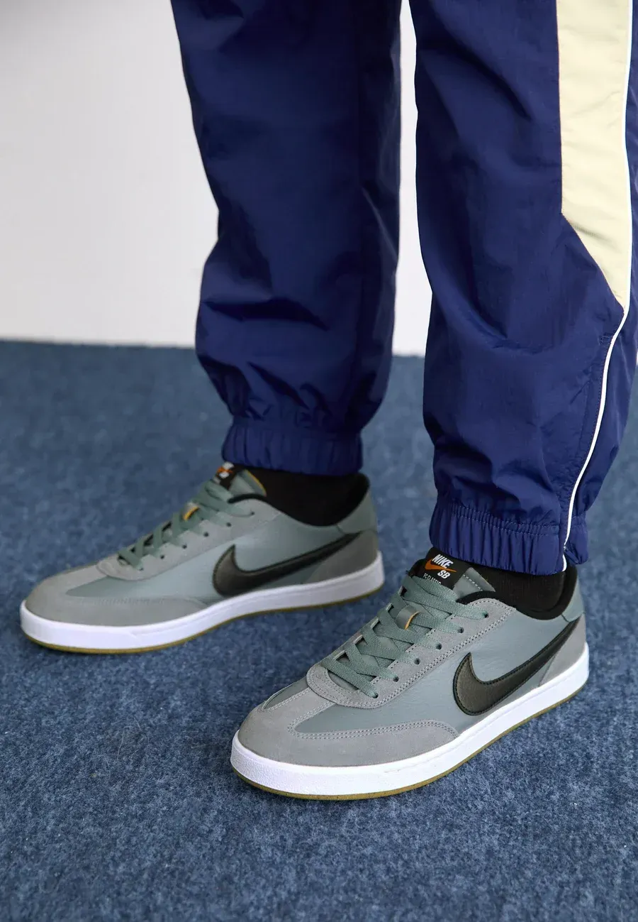 Фото № 2 с приближением к товару «‎FC CLASSIC»