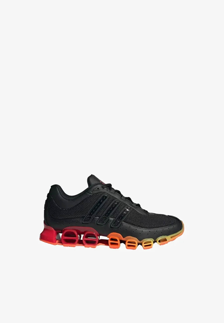 Фото № 3 с приближением к товару «‎Trainers»