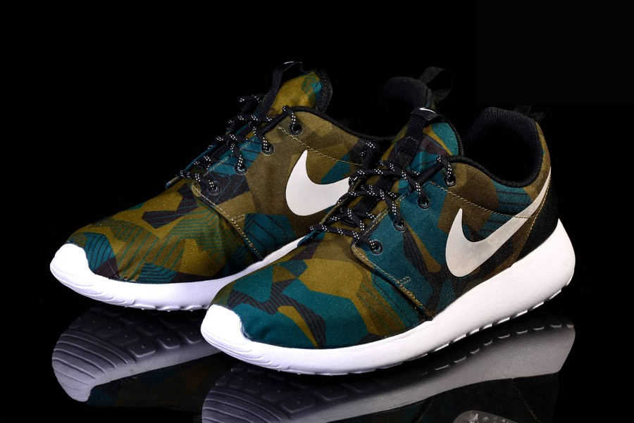 Фото № 1 с приближением к товару «‎Nike Roshe One Print Cargo»