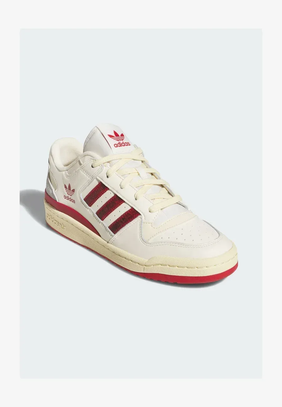 Фото № 2 с приближением к товару «‎Trainers»