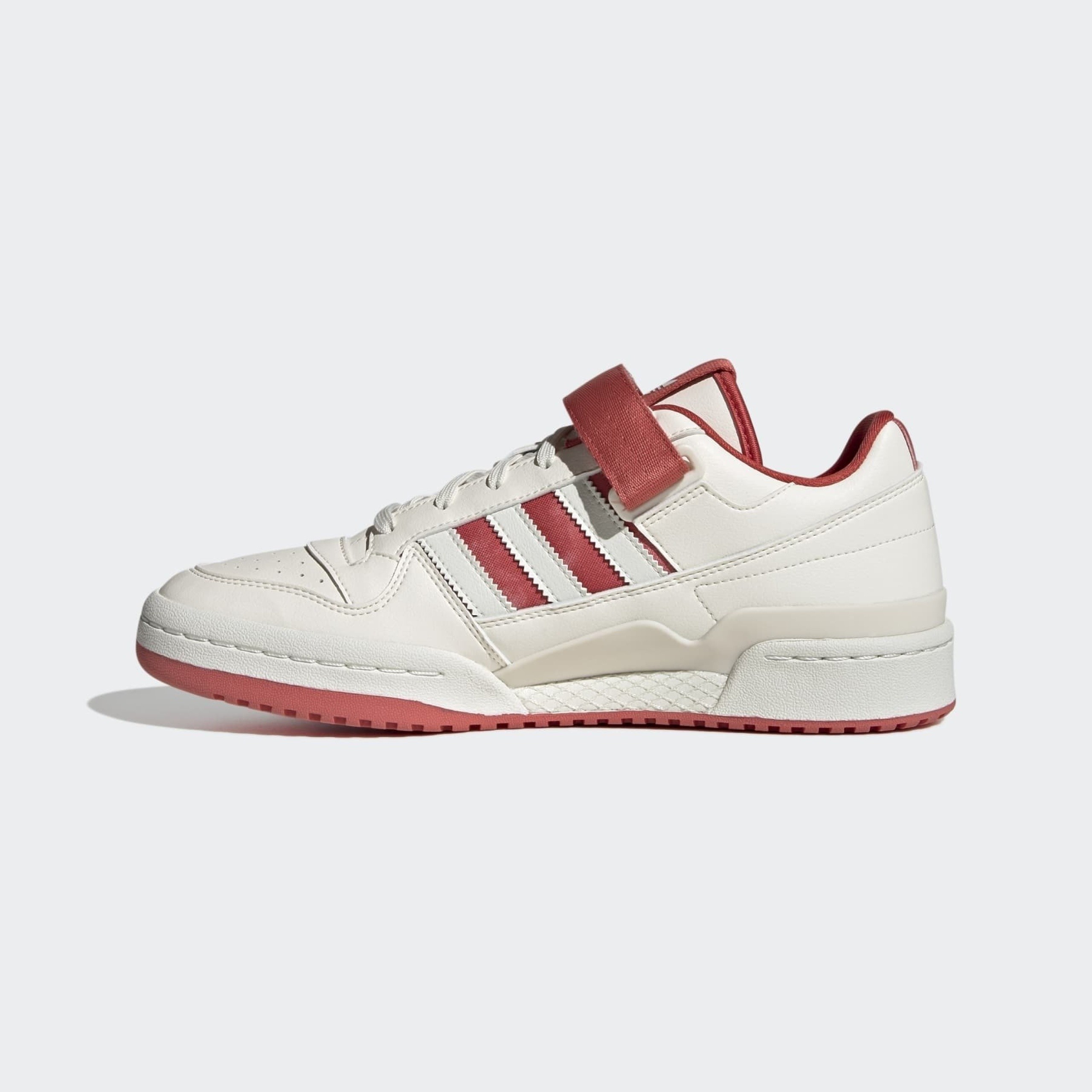 Фото № 5 с приближением к товару «‎Adidas Forum »