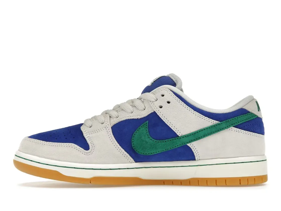 Фото № 3 с приближением к товару «‎Nike SB Dunk Low»