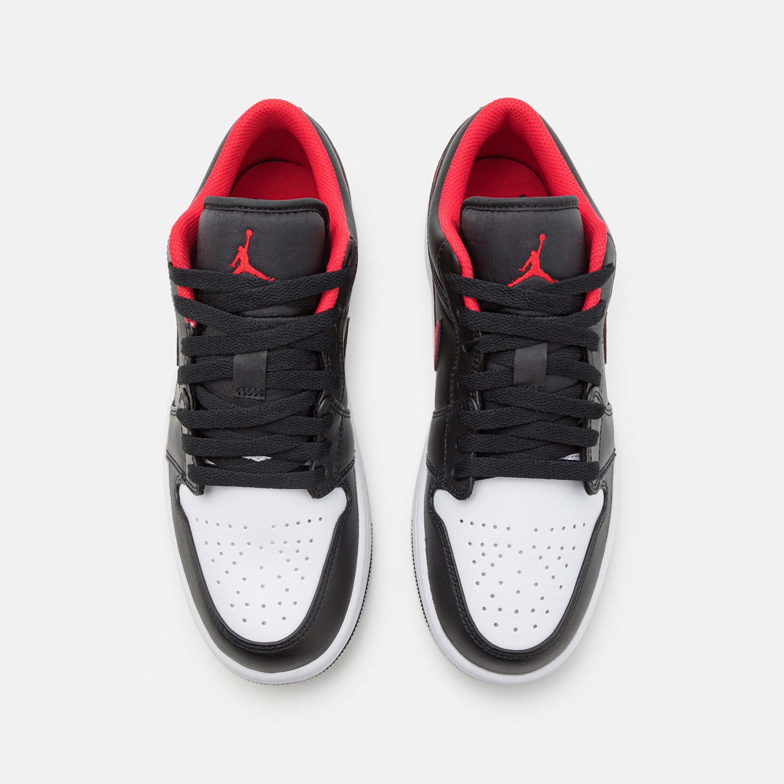 Фото № 4 с приближением к товару «‎Air Jordan 1 »