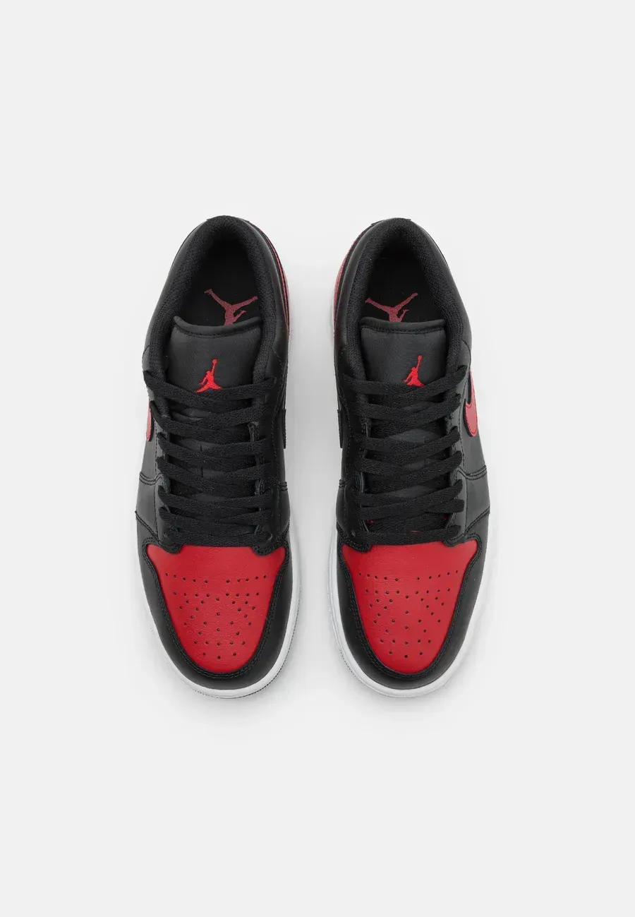 Фото № 4 с приближением к товару «‎AIR JORDAN 1 LOW»