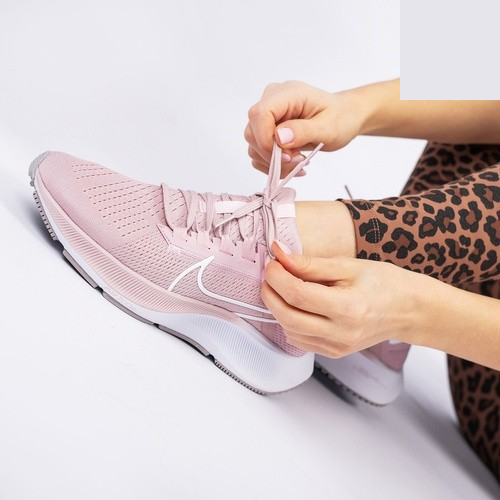 Фото № 1 с приближением к товару «‎Nike Wmns Air Zoom Pegasus 38 'Champagne'»