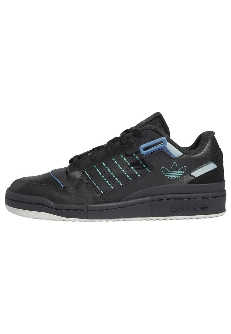Фото № 1 с приближением к товару «‎Adidas Forum »