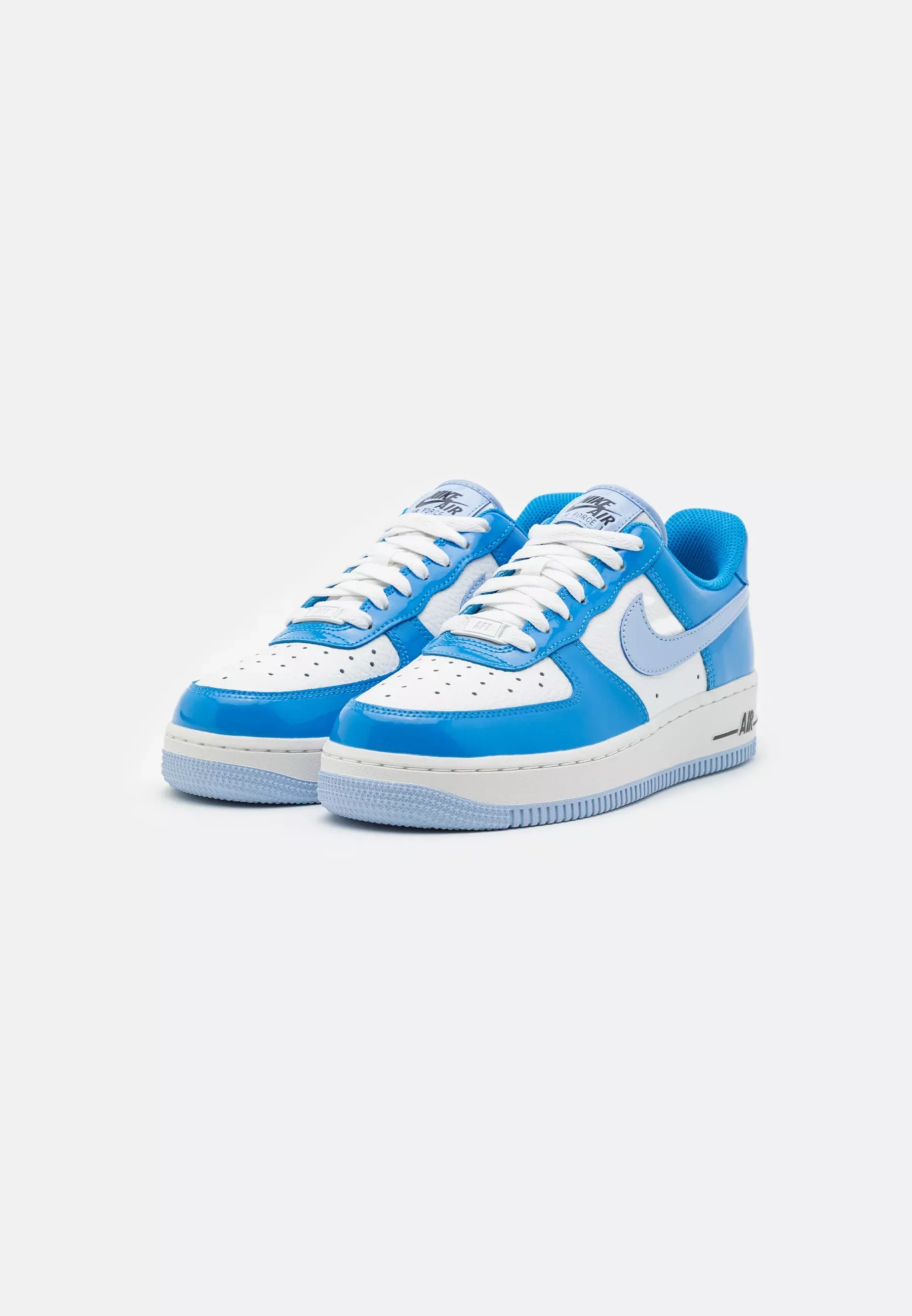 Фото № 4 с приближением к товару «‎WMNS NIKE AIR FORCE 1 07 DP»