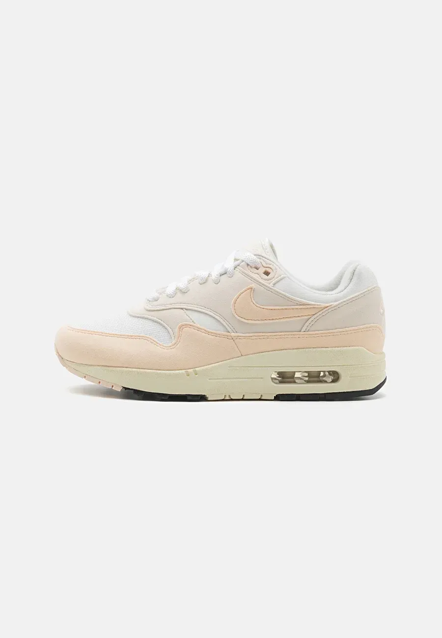 Фото № 1 с приближением к товару «‎AIR MAX»