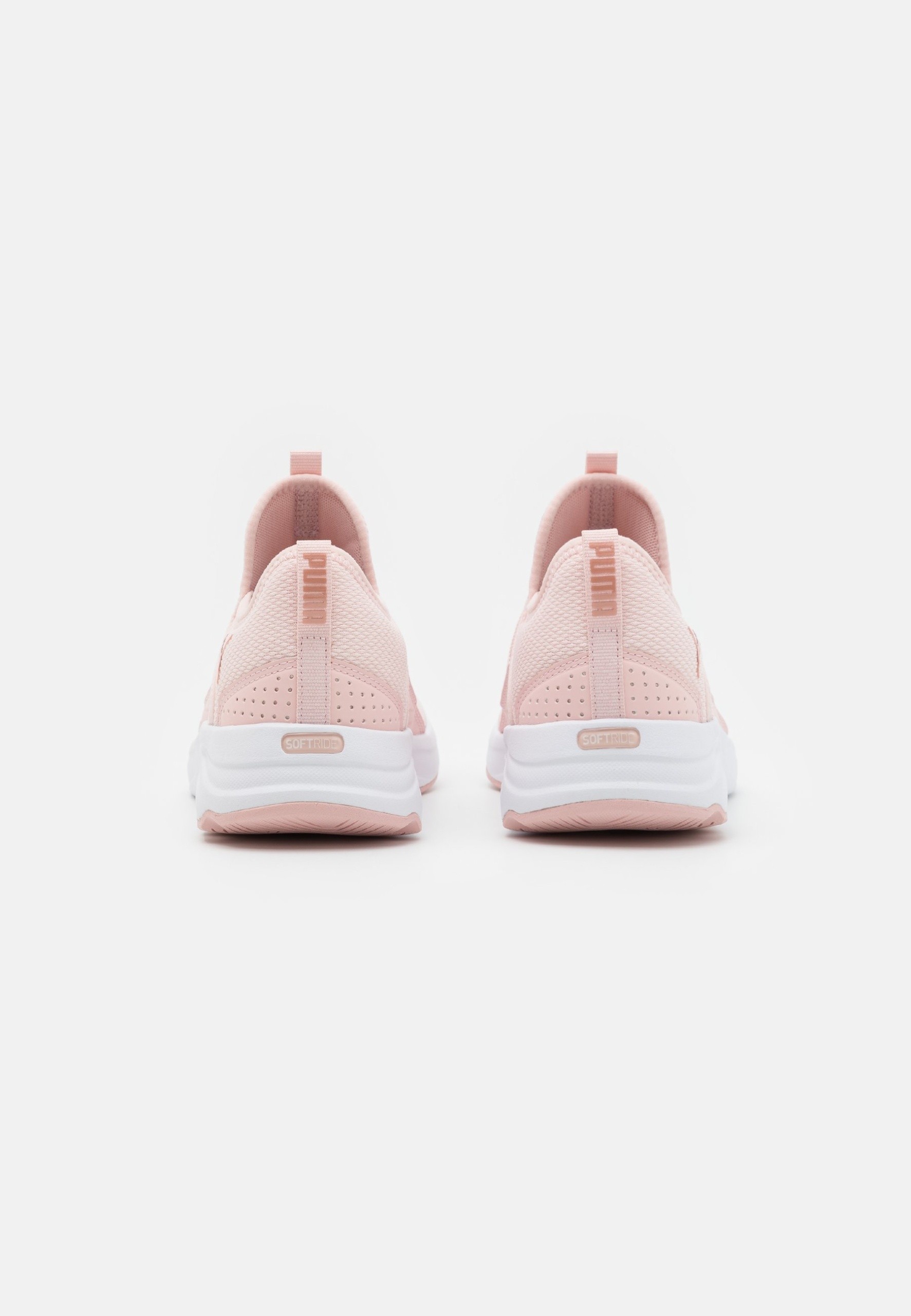 Фото № 3 с приближением к товару «‎Puma Softride Sophia»