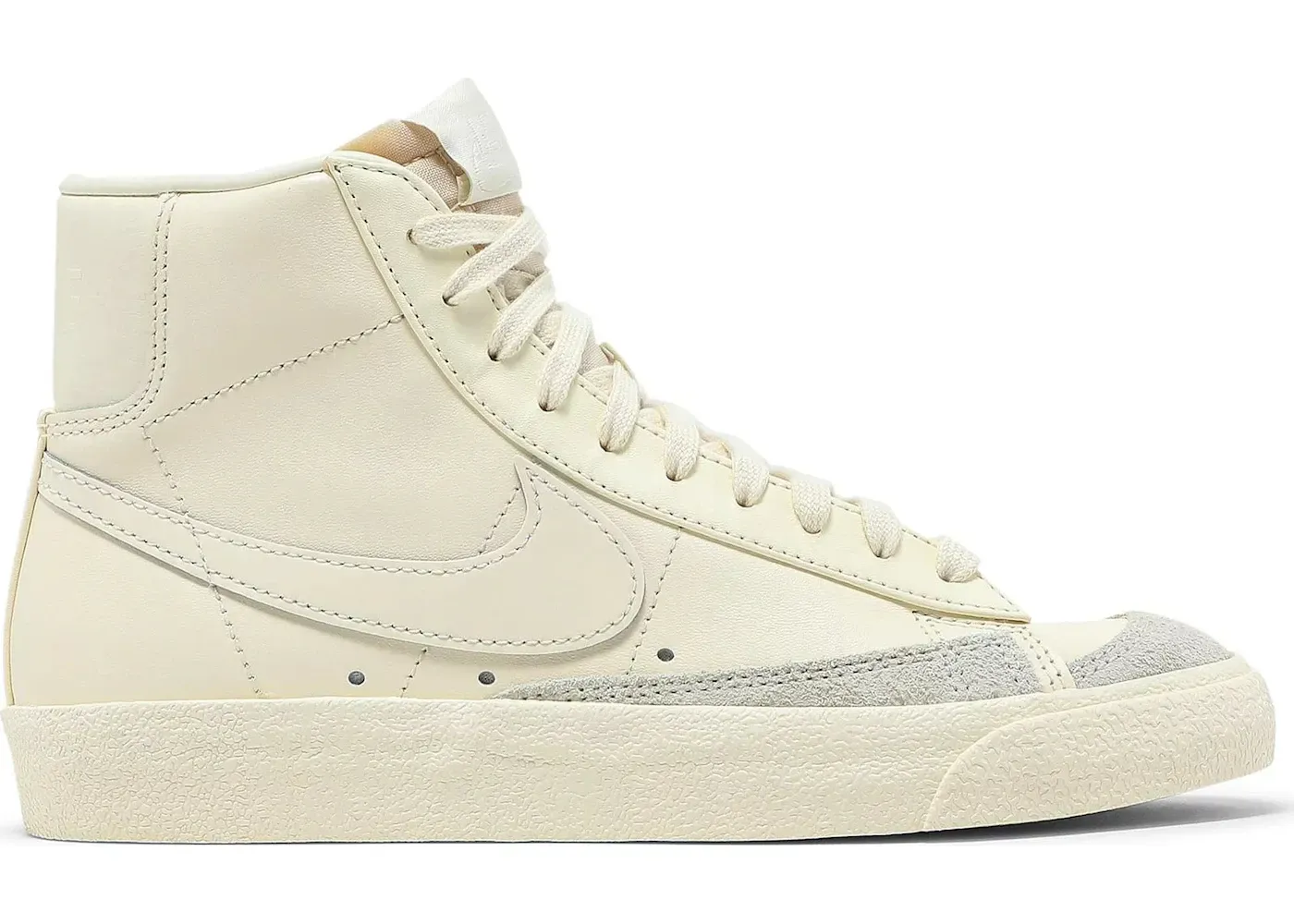 Фото № 1 с приближением к товару «‎Nike Blazer Mid 77 Coconut Milk »