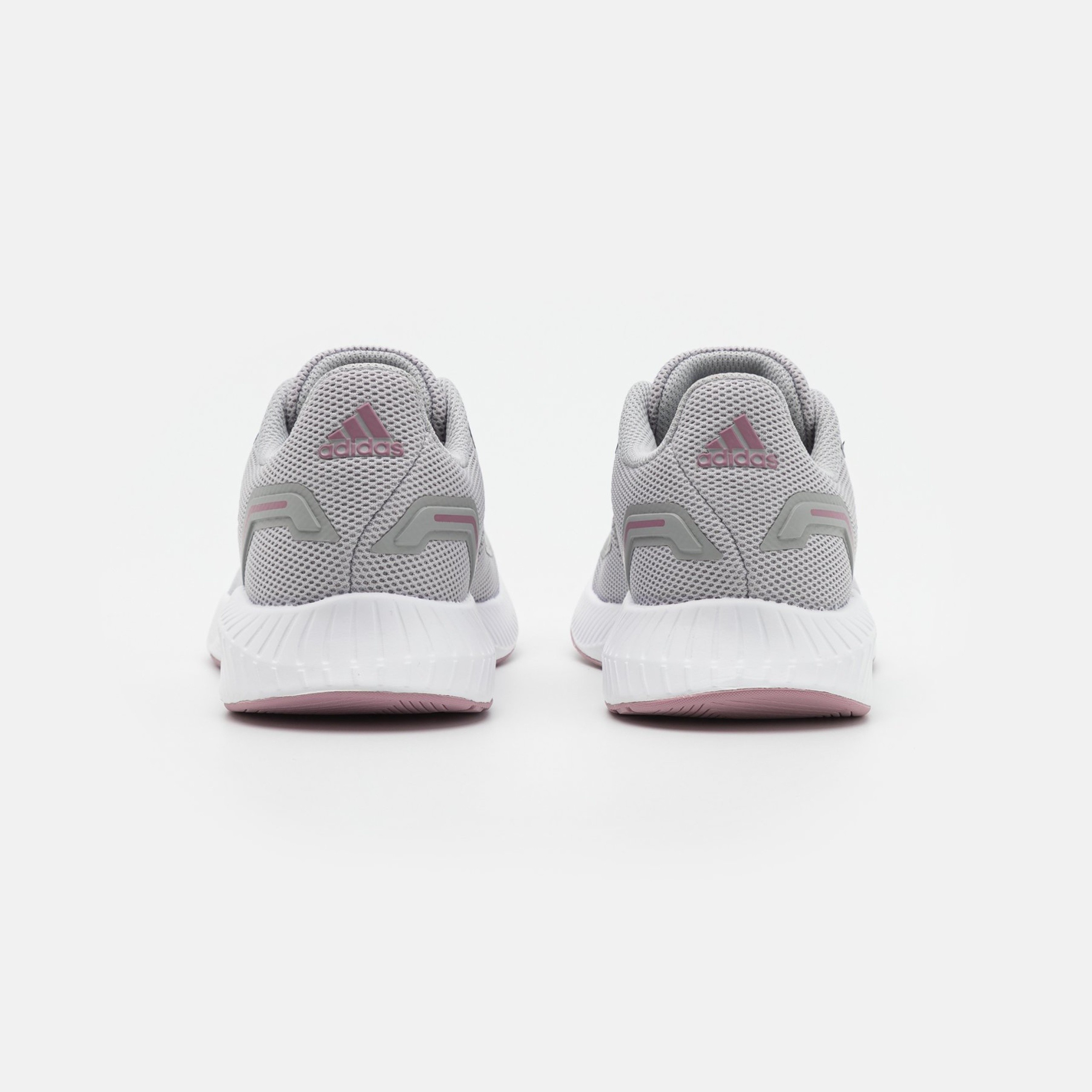 Фото № 3 с приближением к товару «‎Adidas 2.0»