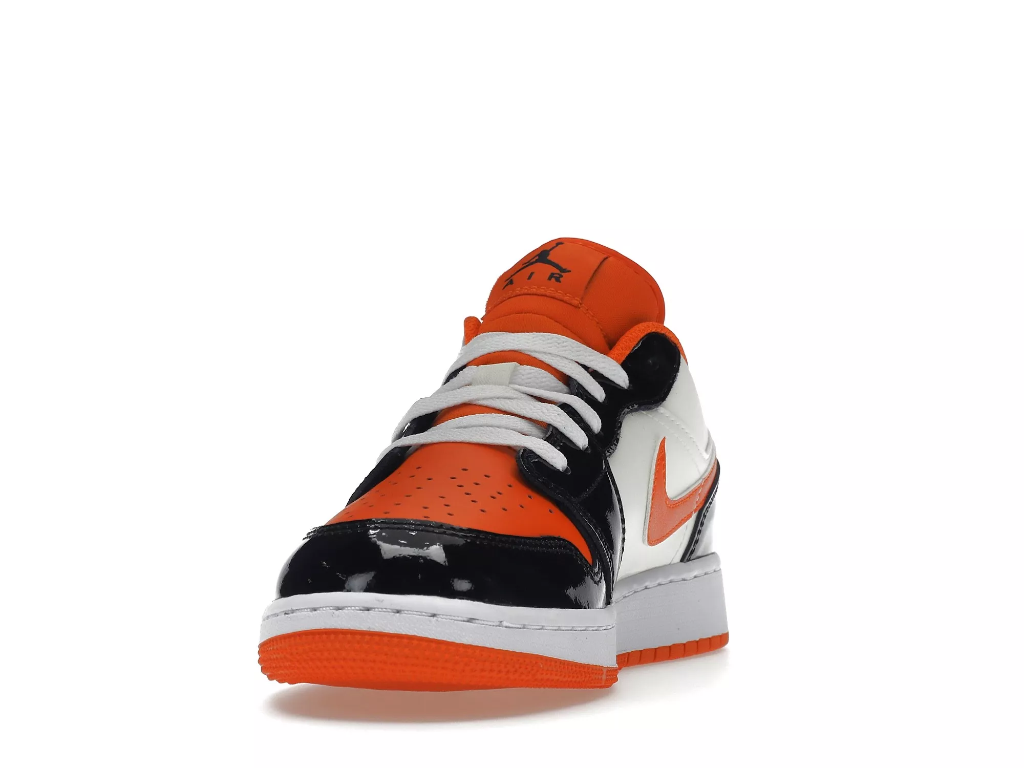 Фото № 3 с приближением к товару «‎Jordan 1 Low Halloween (2023) »