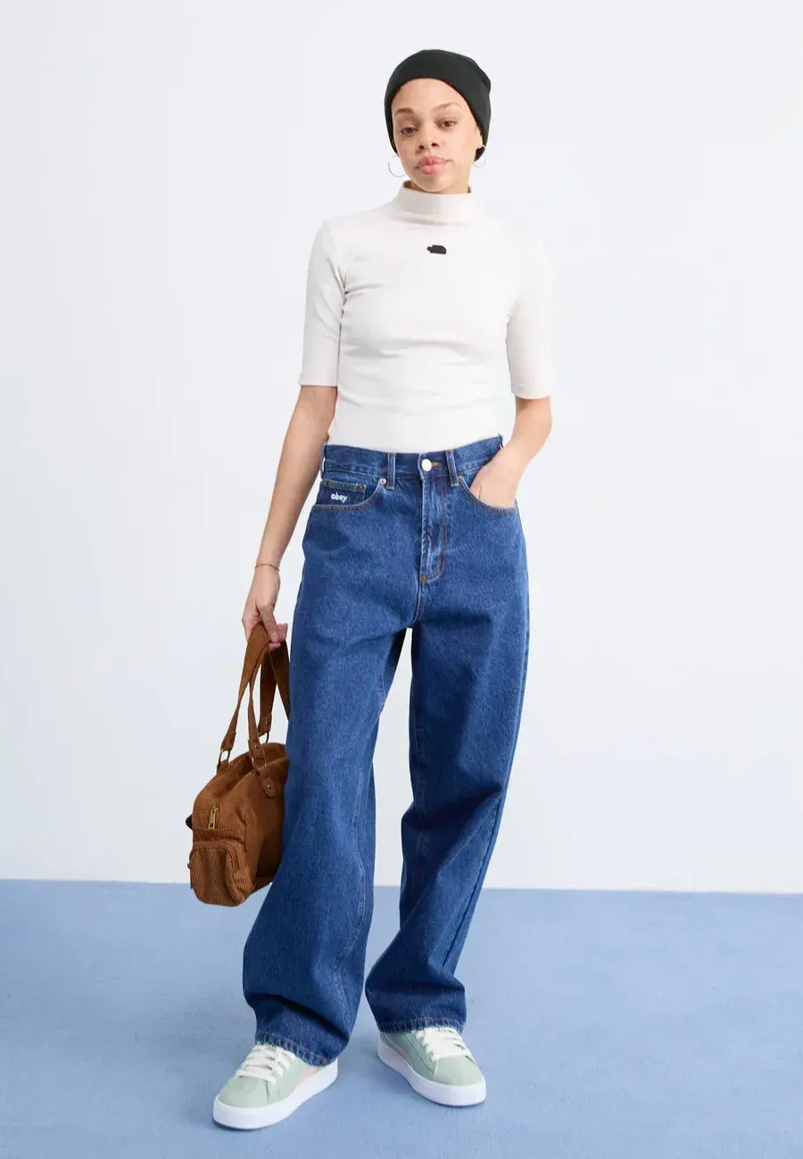 Фото № 2 с приближением к товару «‎MERRY X MAS»