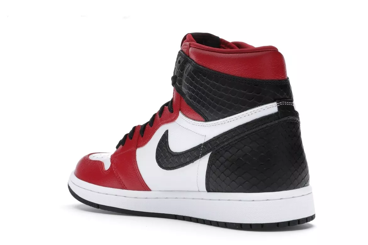 Фото № 5 с приближением к товару «‎Jordan 1 Retro High Satin Snake Chicago »