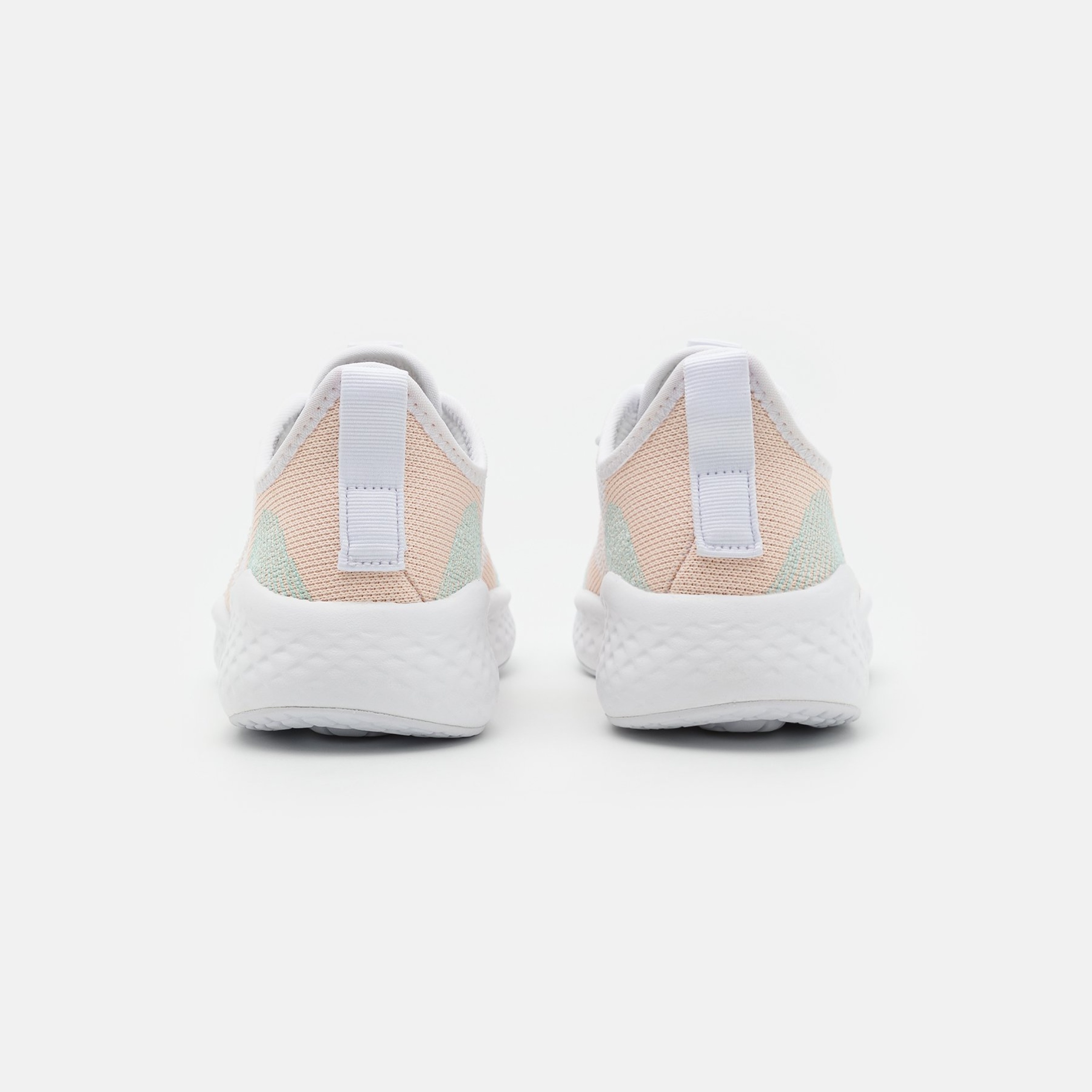 Фото № 3 с приближением к товару «‎Adidas 2.0 »