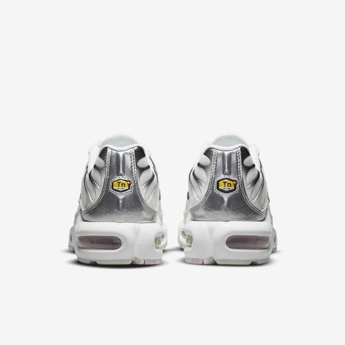Фото № 5 с приближением к товару «‎Nike Air Max Plus WhiteBlackGreen»